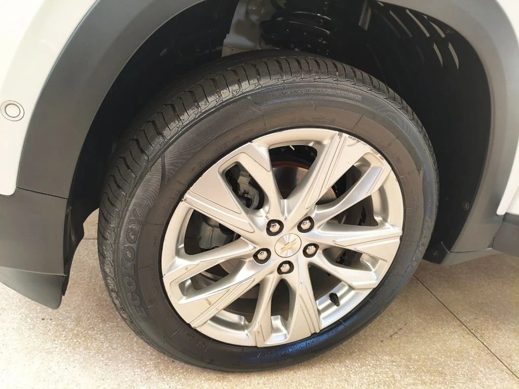 CHEVROLET TRACKER