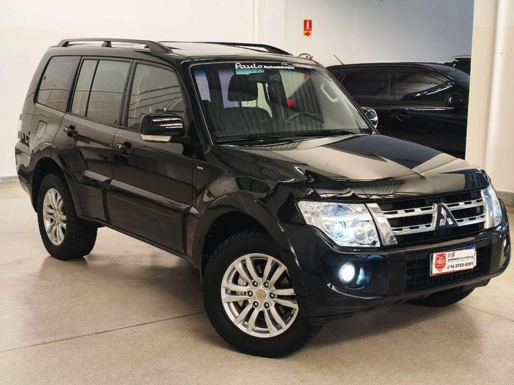 MITSUBISHI PAJERO FULL