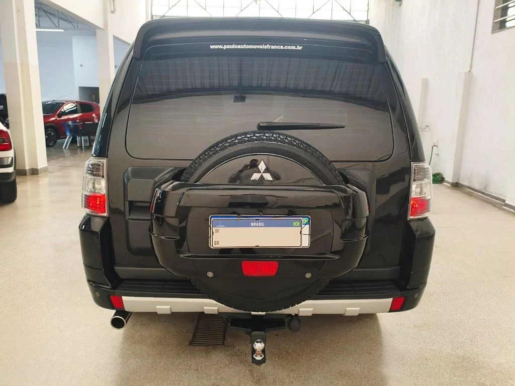 MITSUBISHI PAJERO FULL