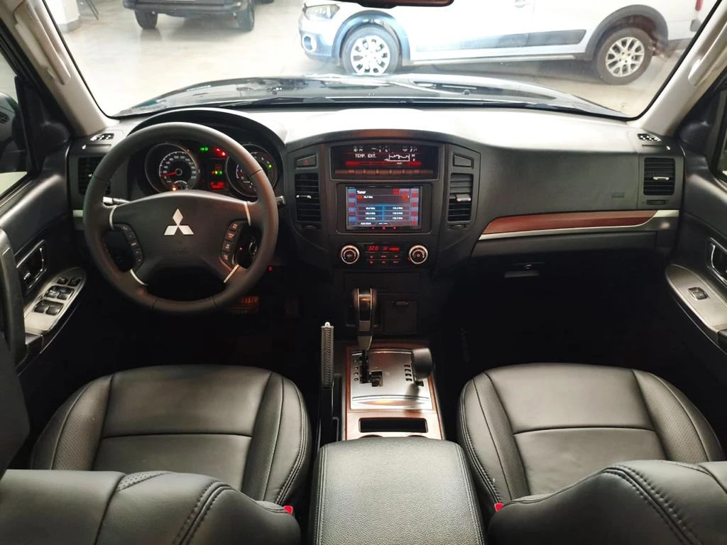 MITSUBISHI PAJERO FULL