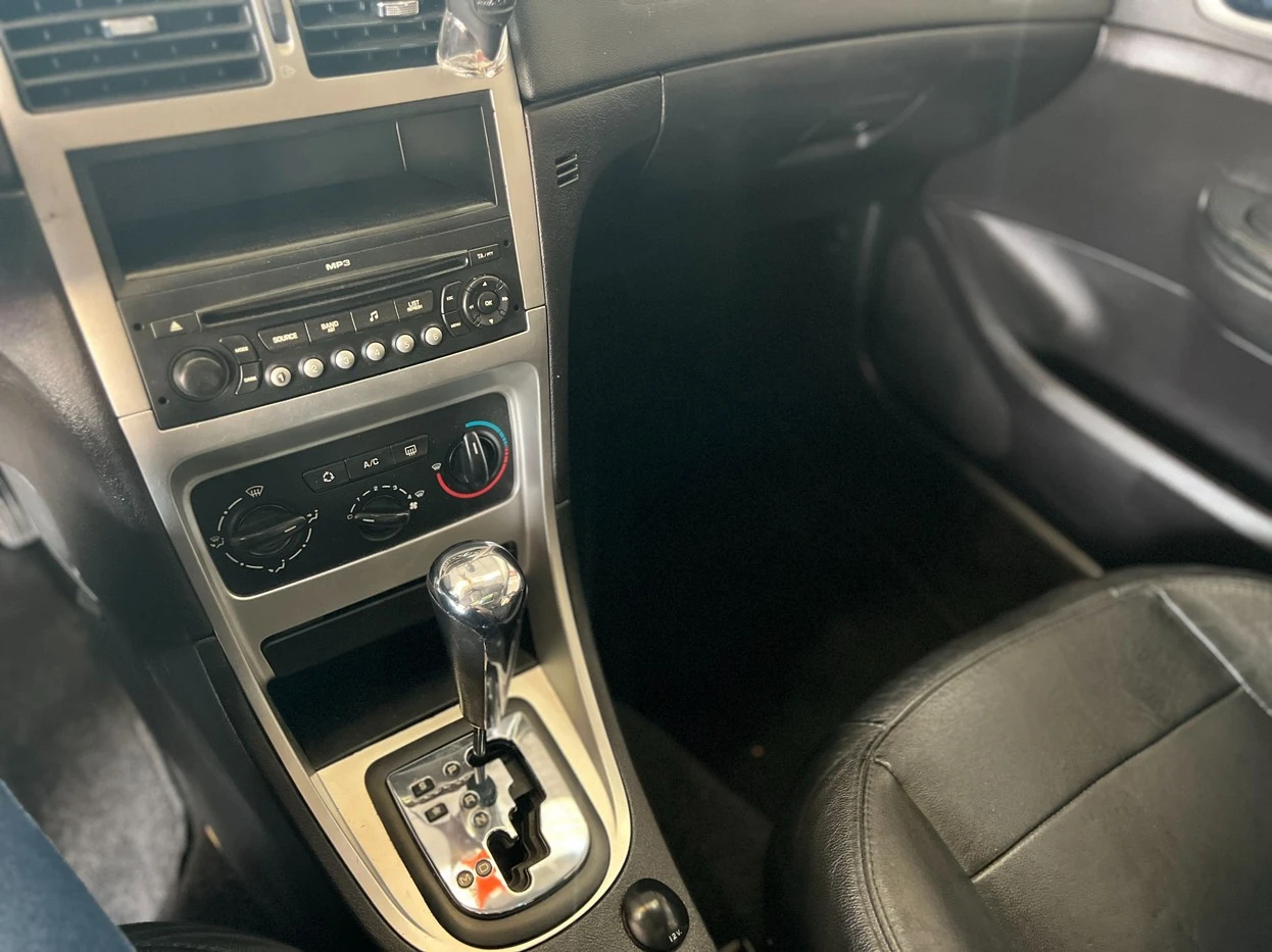 PEUGEOT 307