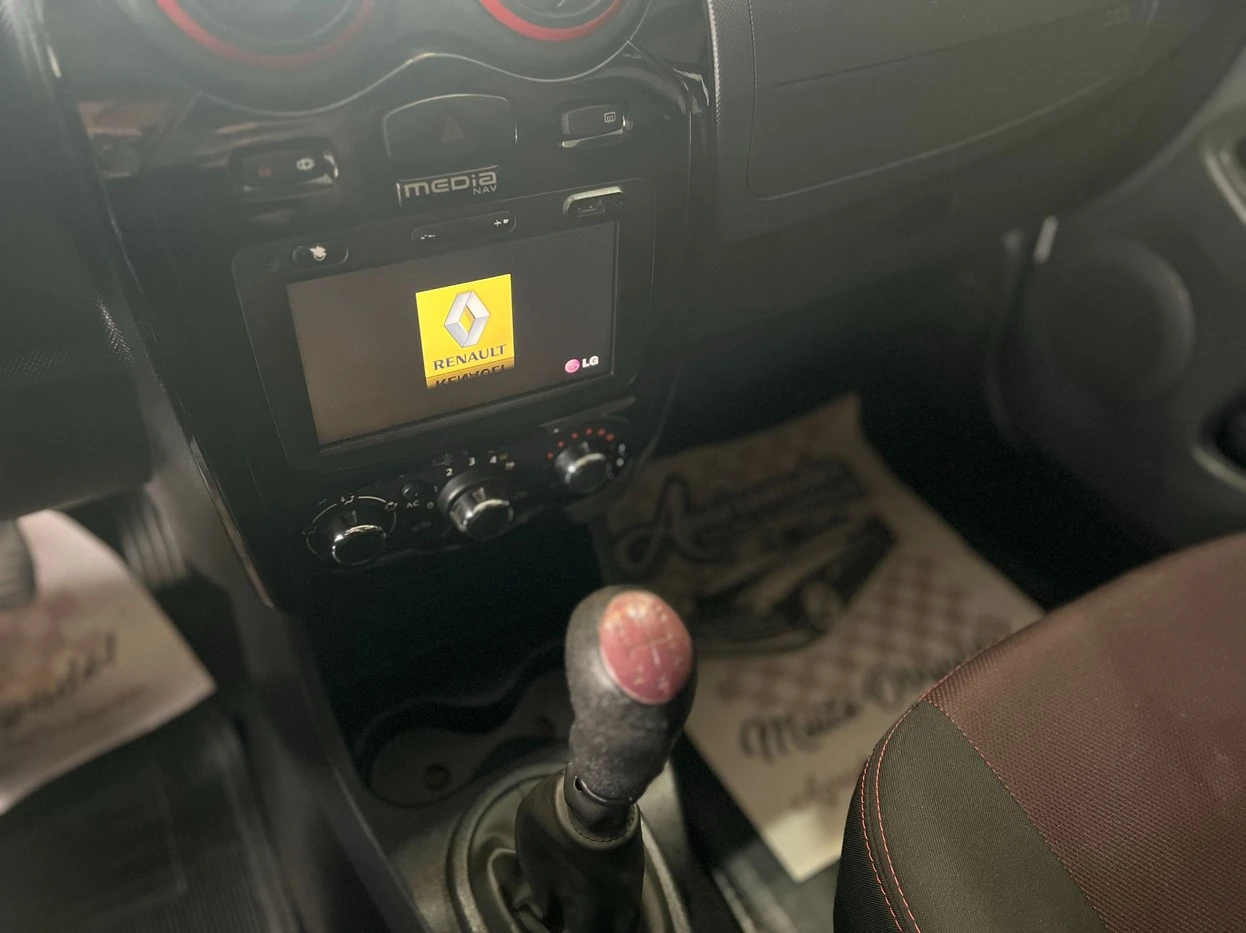 RENAULT SANDERO