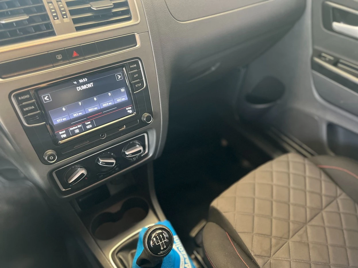 VOLKSWAGEN FOX