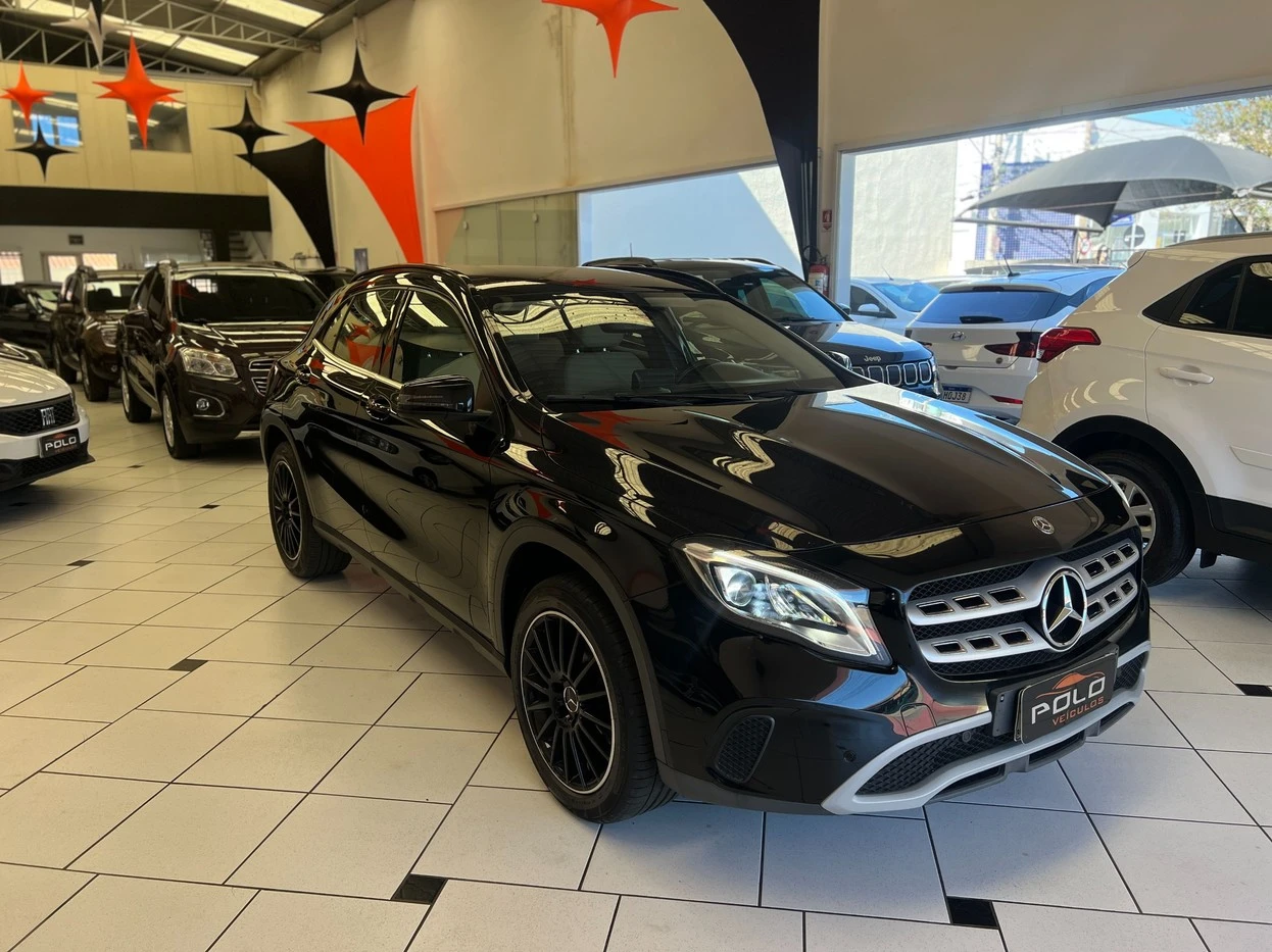 MERCEDES-BENZ GLA 200