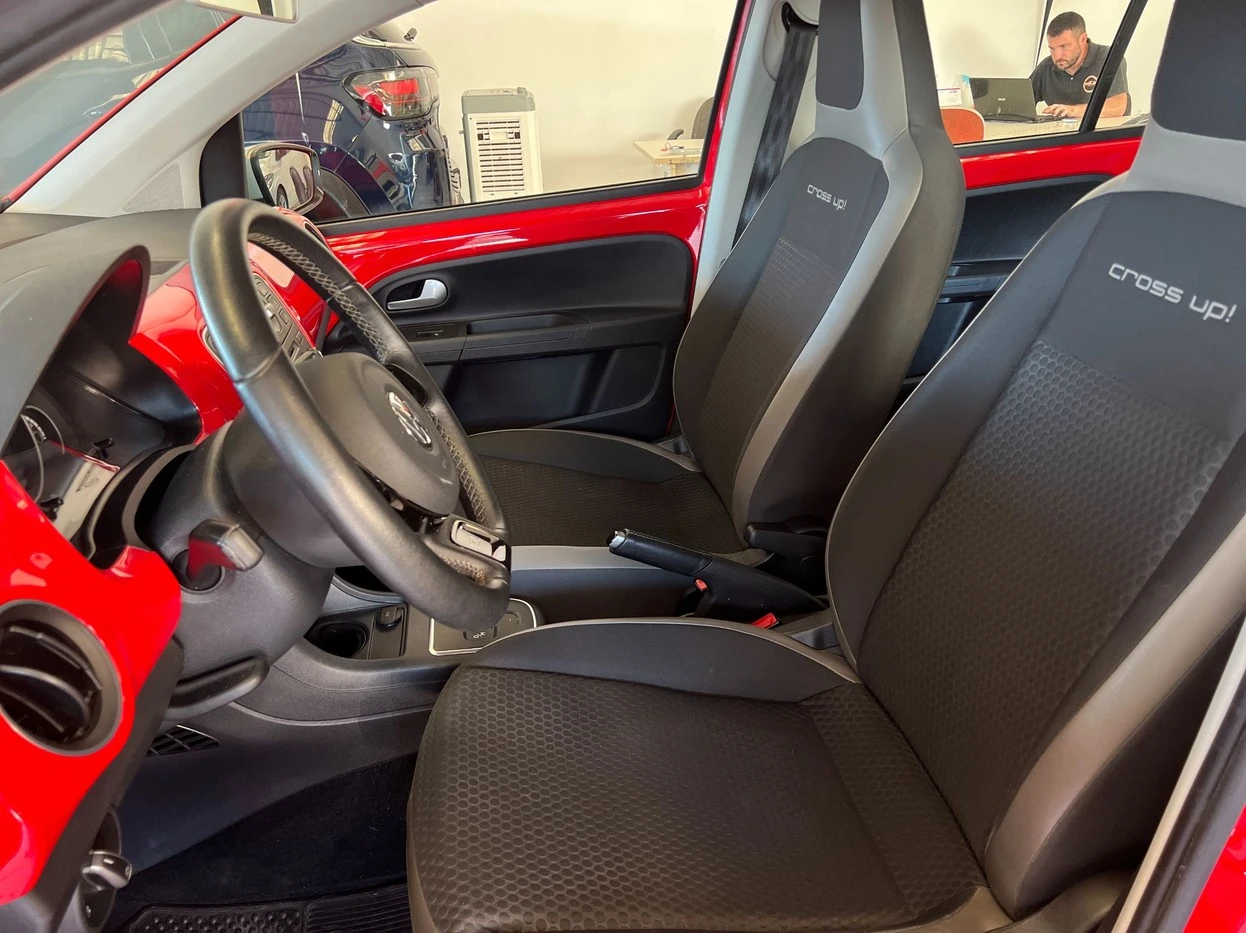 VOLKSWAGEN CROSS UP