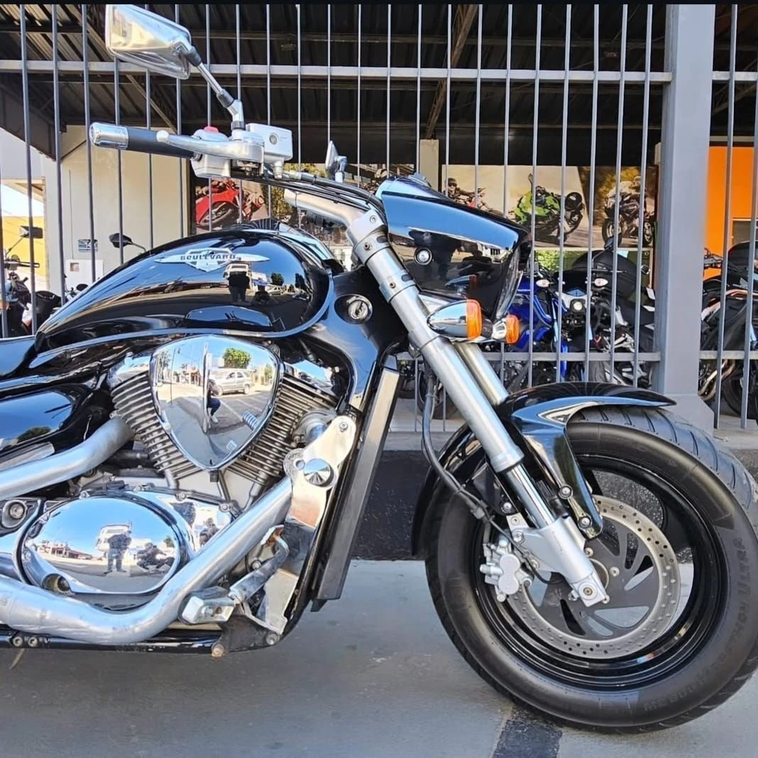 SUZUKI BOULEVARD M800 R