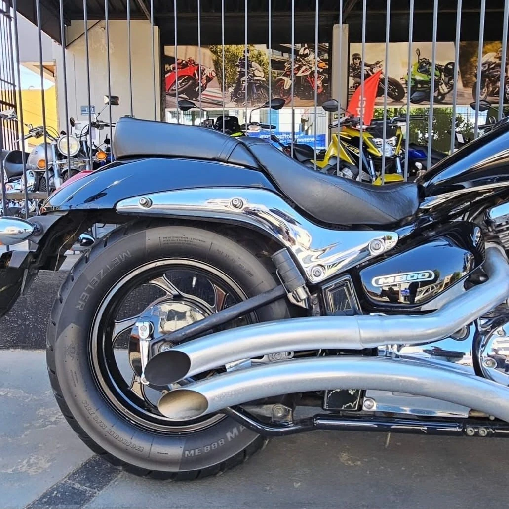 SUZUKI BOULEVARD M800 R