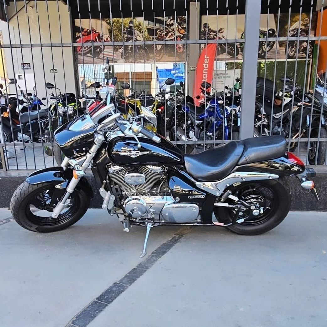SUZUKI BOULEVARD M800 R
