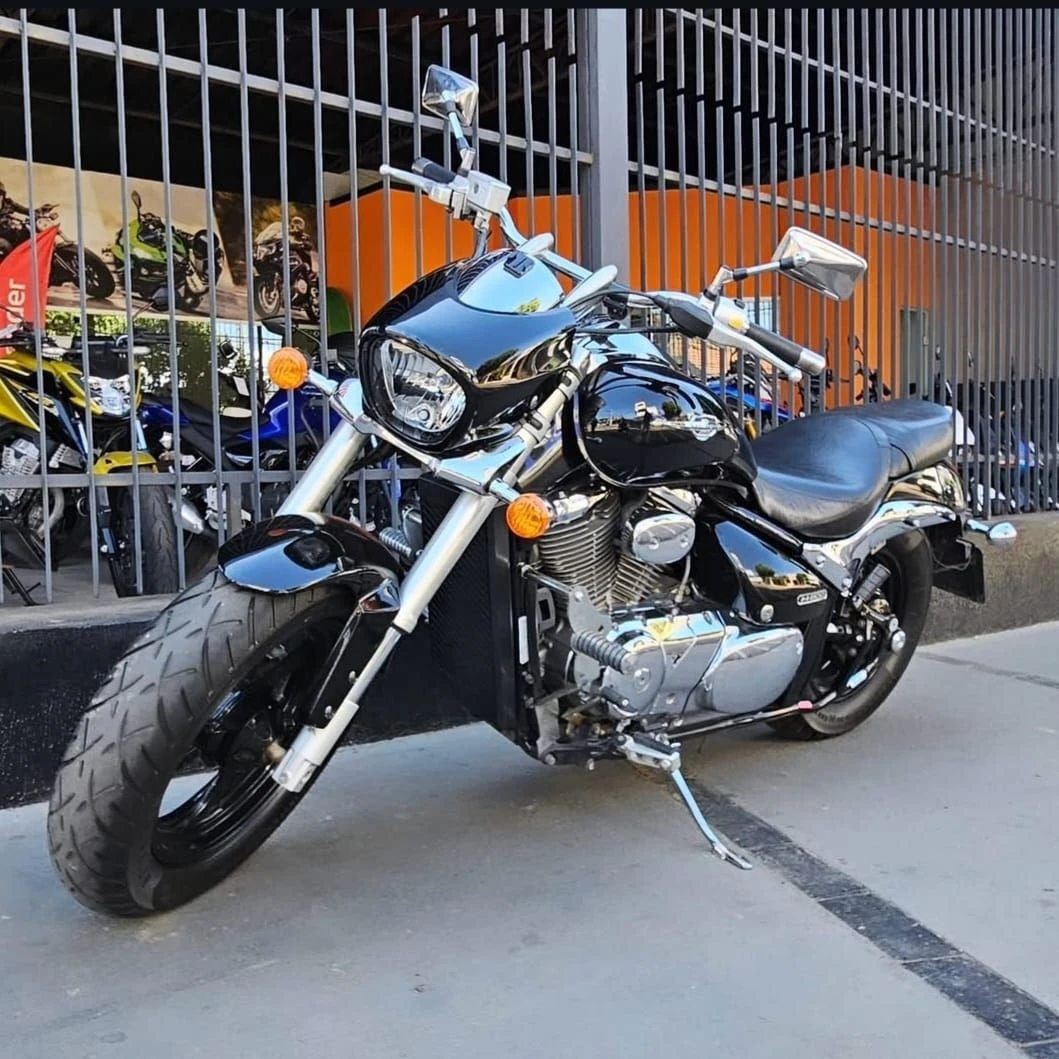 SUZUKI BOULEVARD M800 R