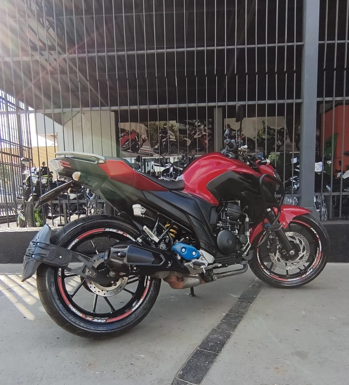 YAMAHA FZ25 FAZER ABS