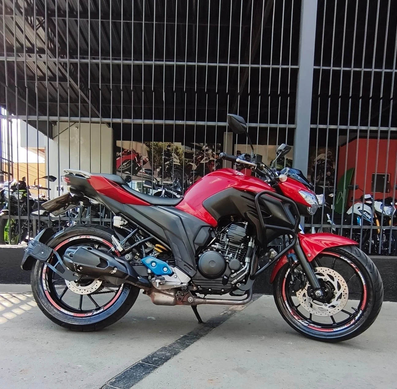 YAMAHA FZ25 FAZER ABS