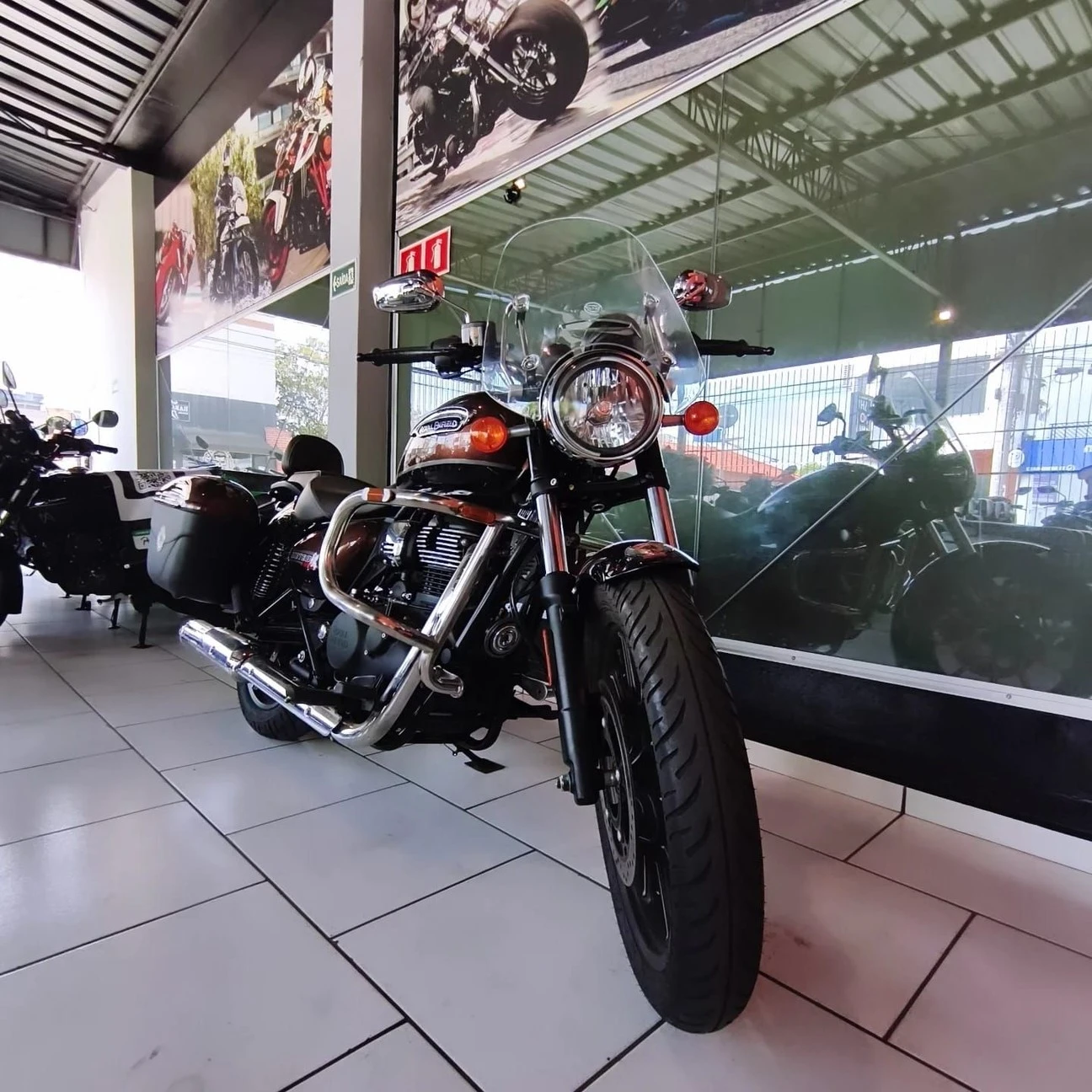 ROYAL ENFIELD METEOR 350 SUPERNOVA