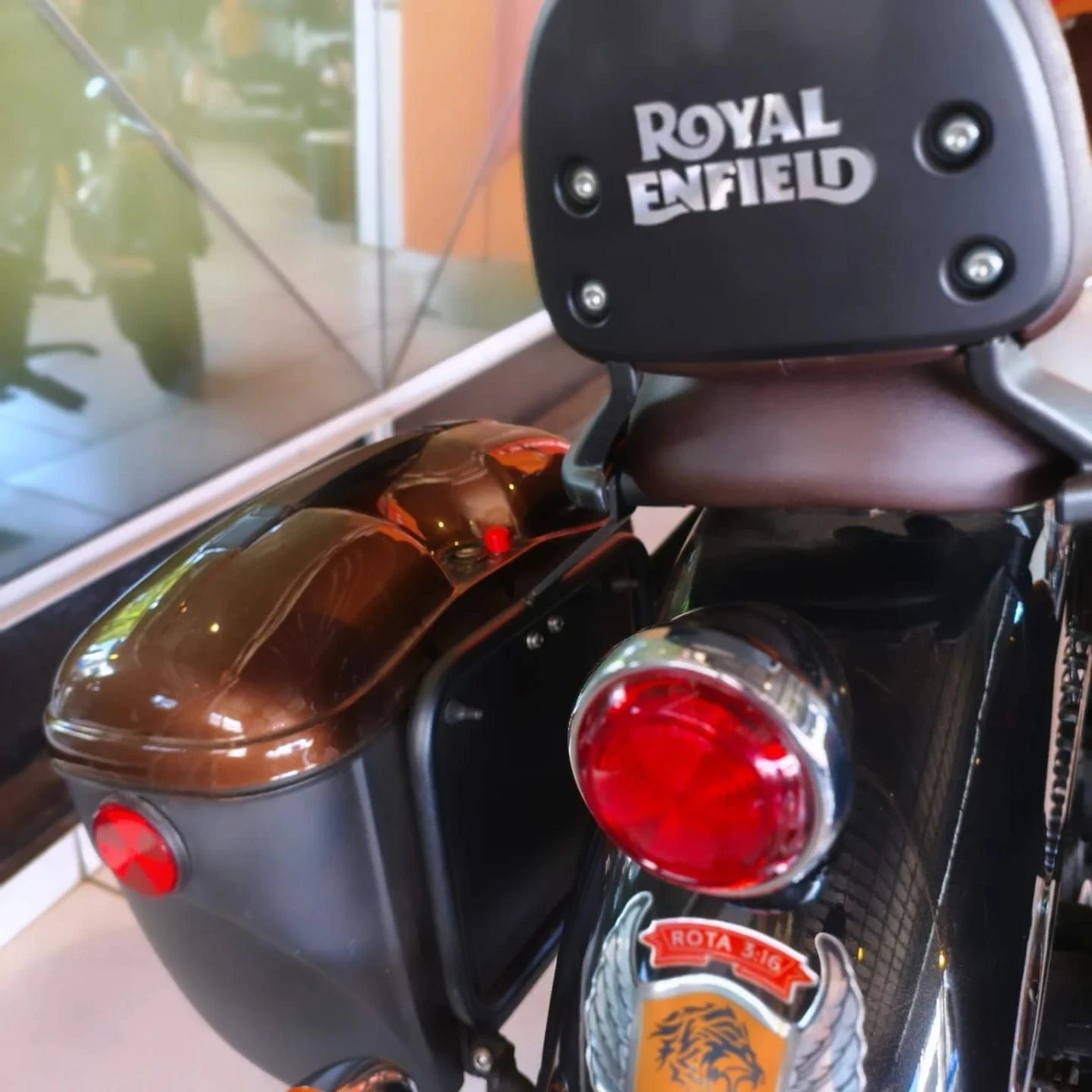 ROYAL ENFIELD METEOR 350 SUPERNOVA
