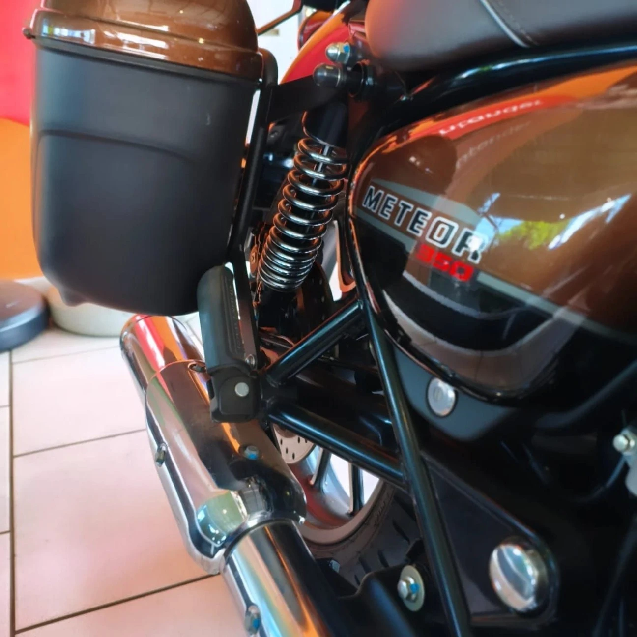 ROYAL ENFIELD METEOR 350 SUPERNOVA