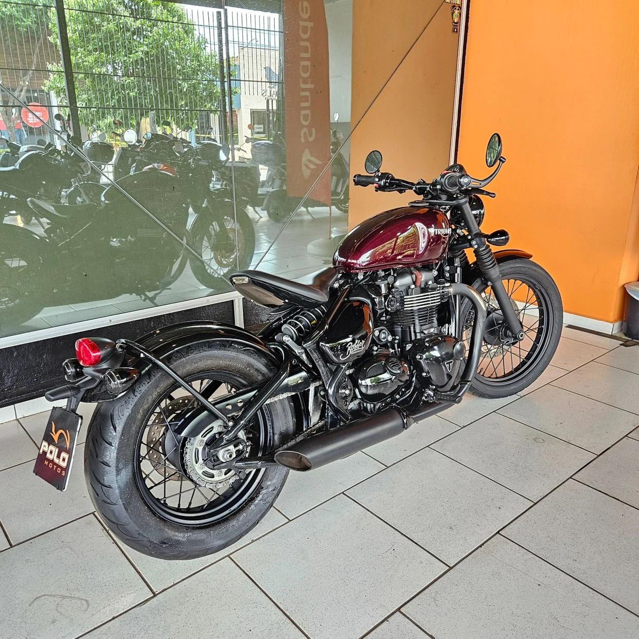 TRIUMPH BONNEVILLE BOBBER 1200