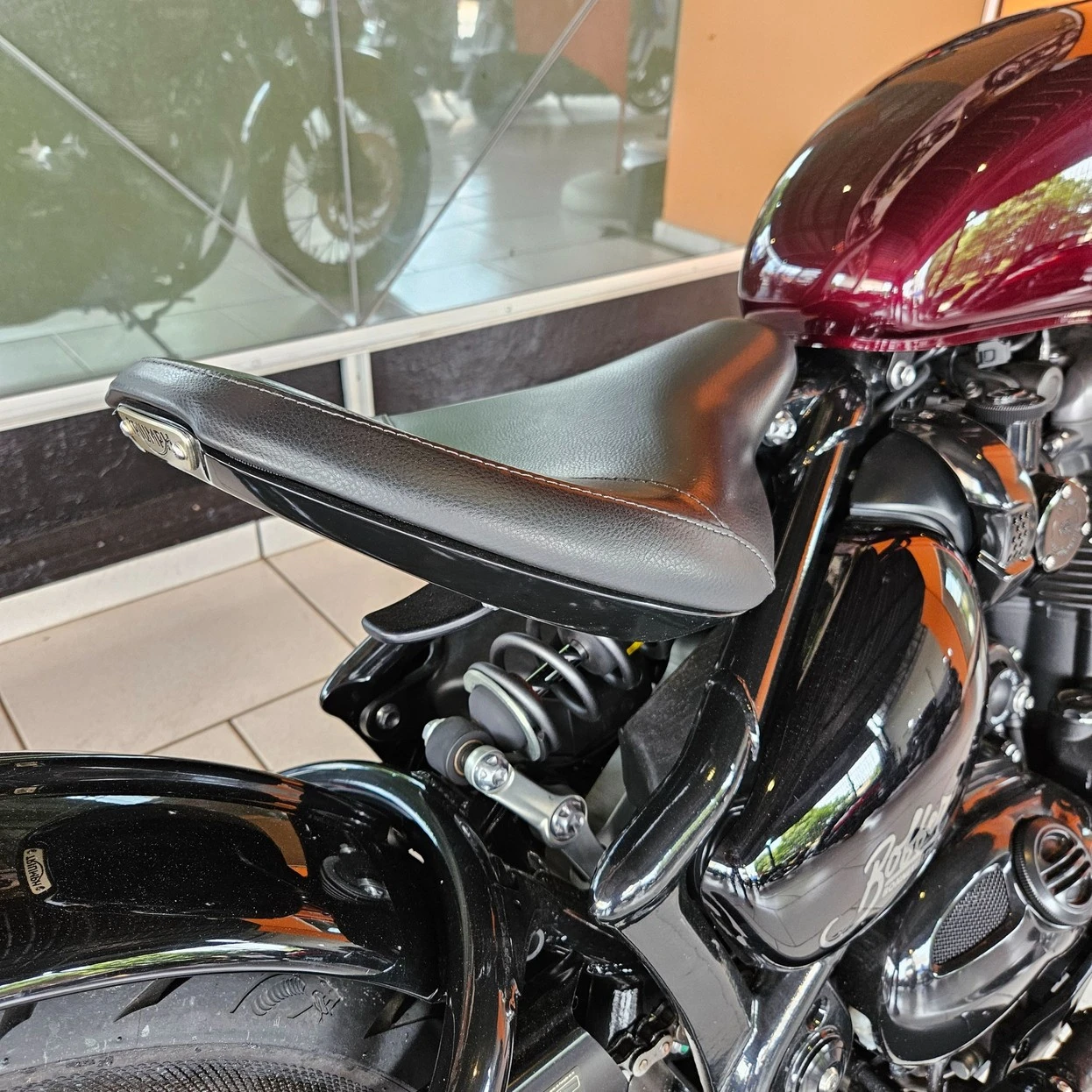 TRIUMPH BONNEVILLE BOBBER 1200