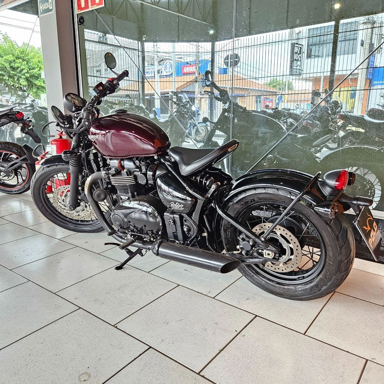 TRIUMPH BONNEVILLE BOBBER 1200