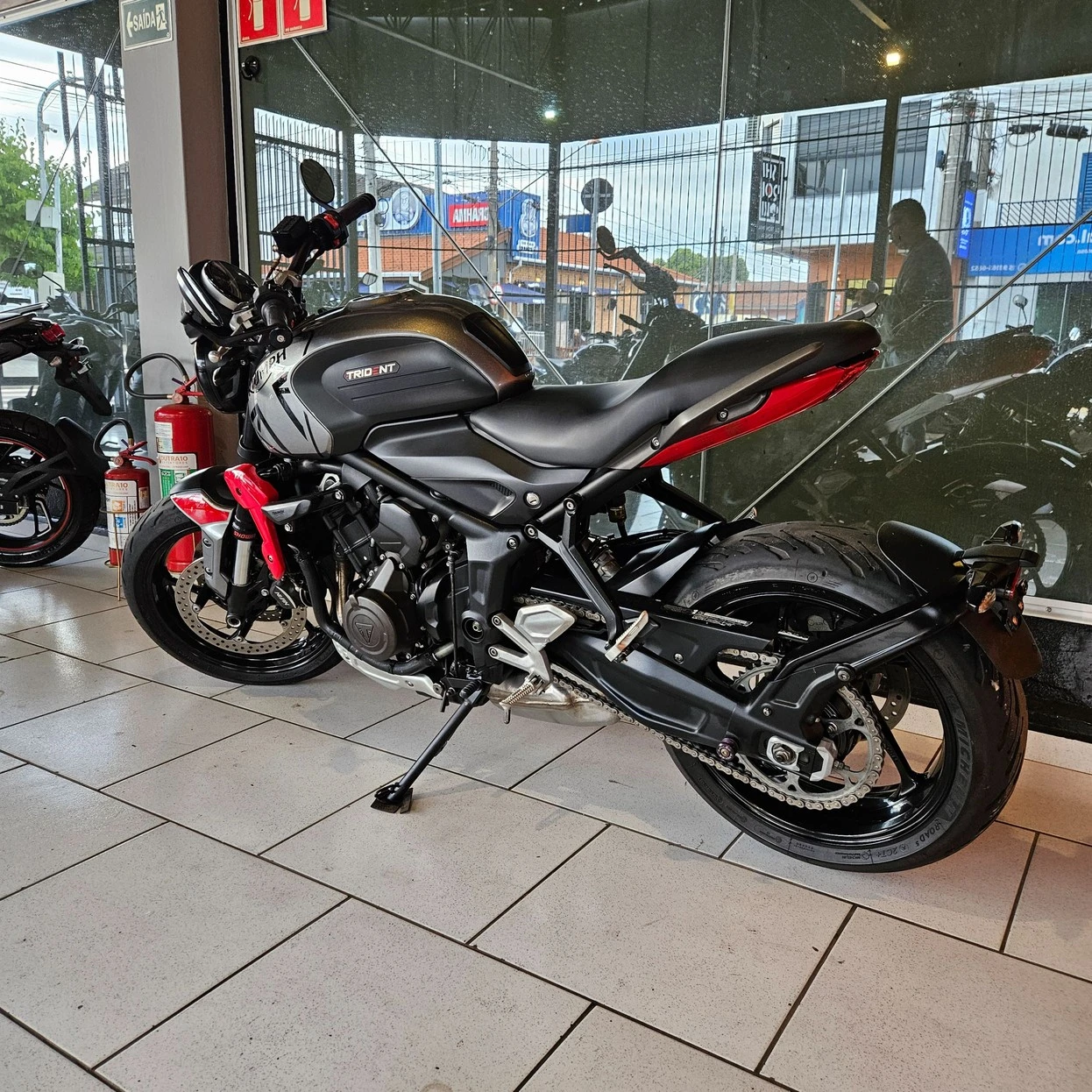 TRIUMPH TRIDENT TRIBUTE