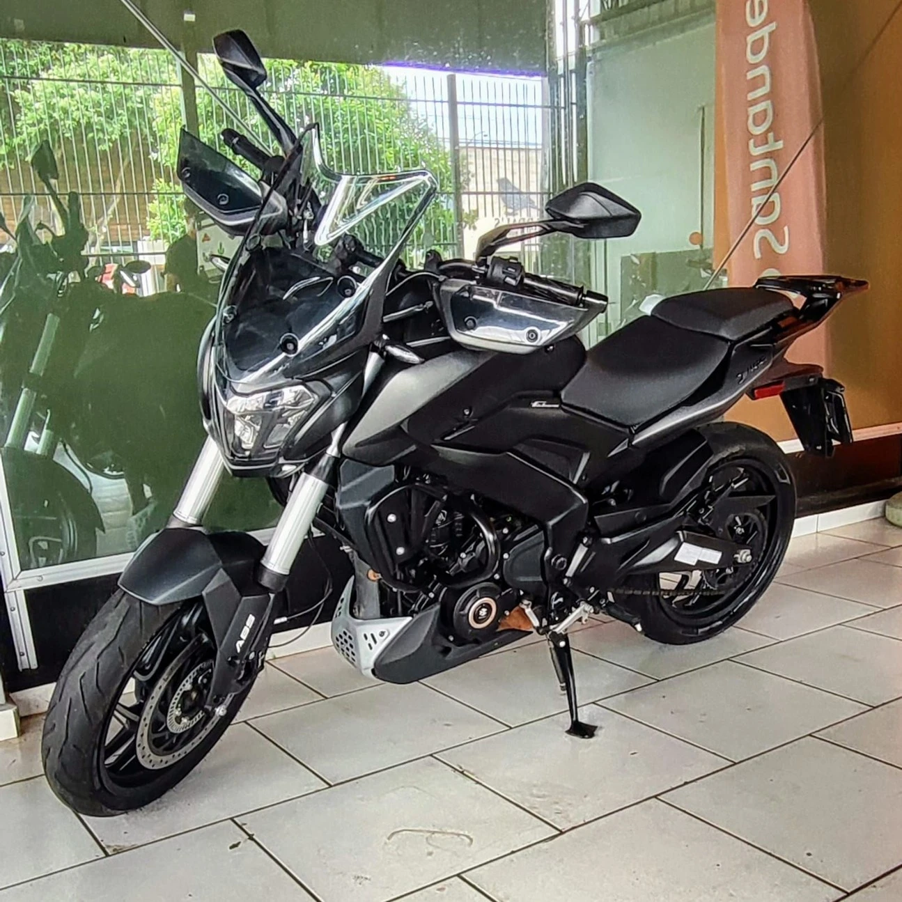 BAJAJ DOMINAR 400