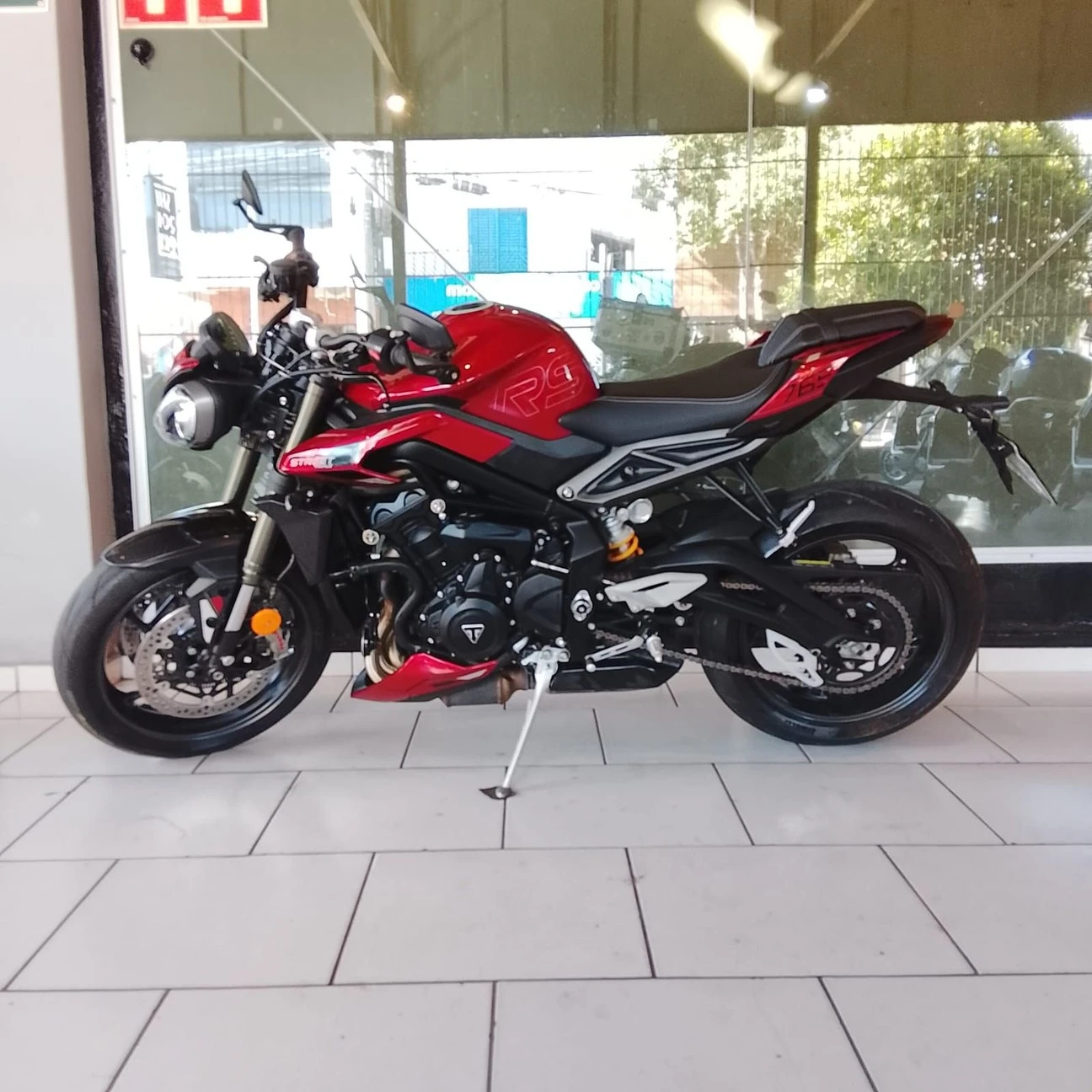 TRIUMPH STREET TRIPLE 765 RS