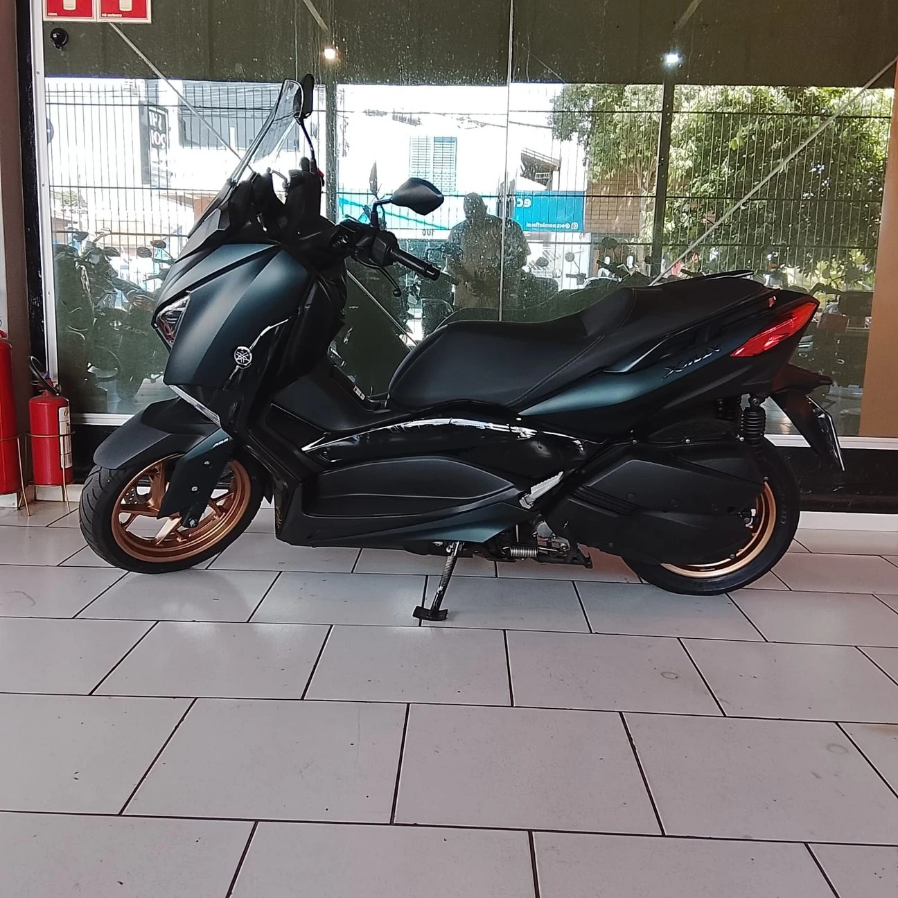 YAMAHA XMAX ABS