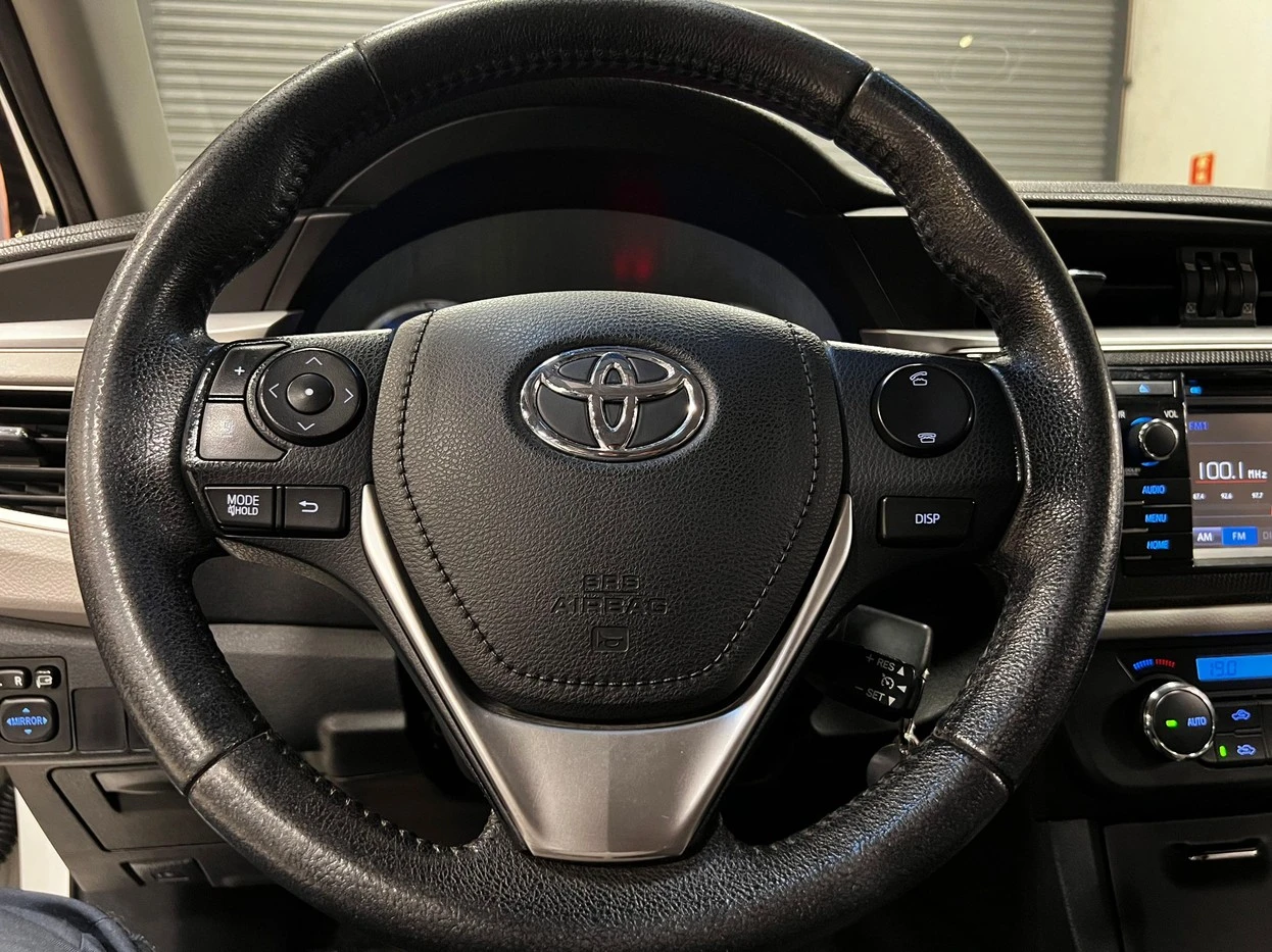 TOYOTA COROLLA