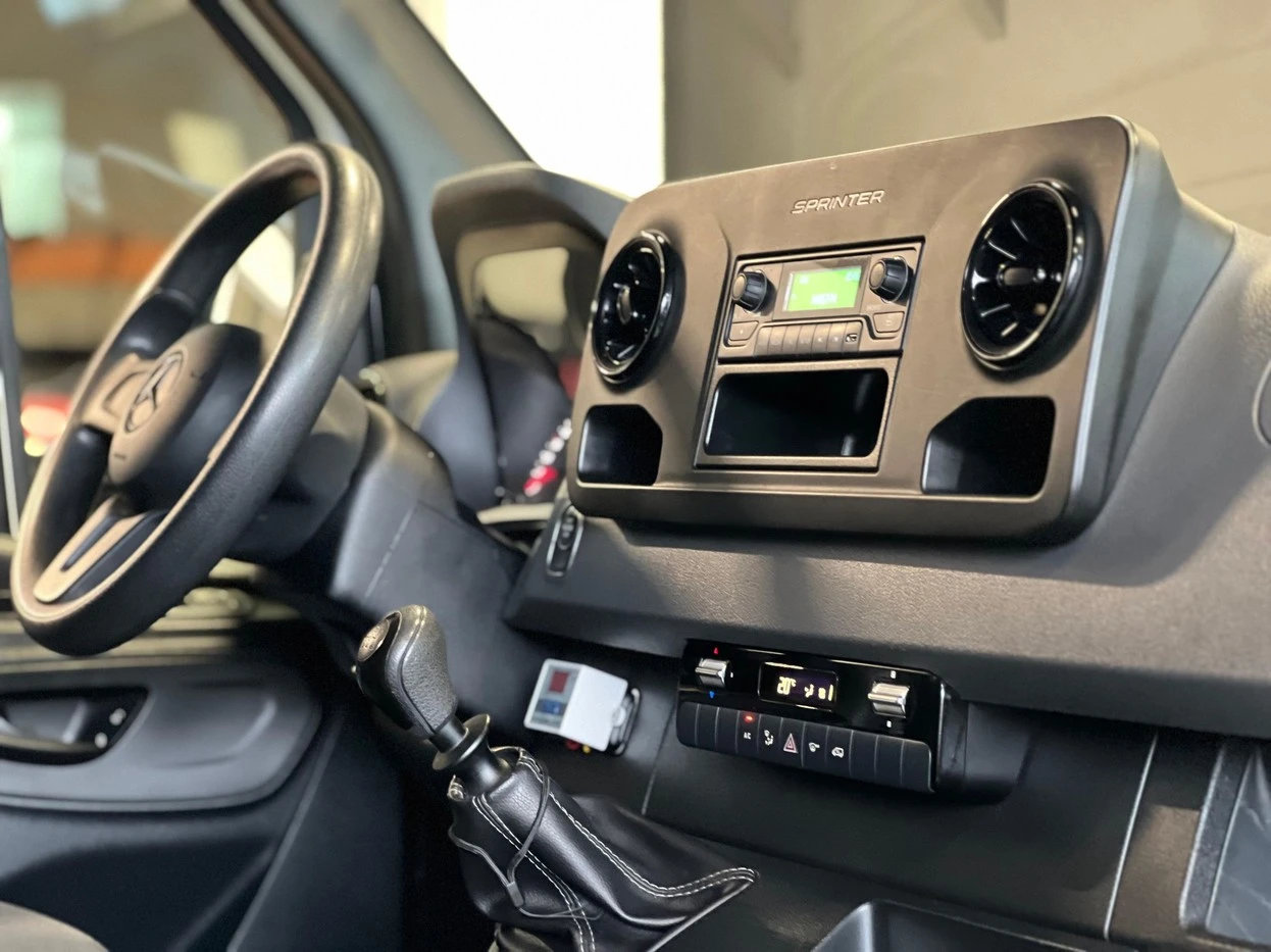 MERCEDES-BENZ SPRINTER