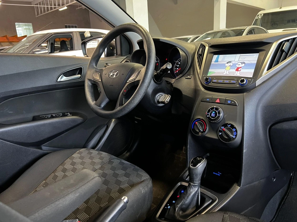 HYUNDAI HB20