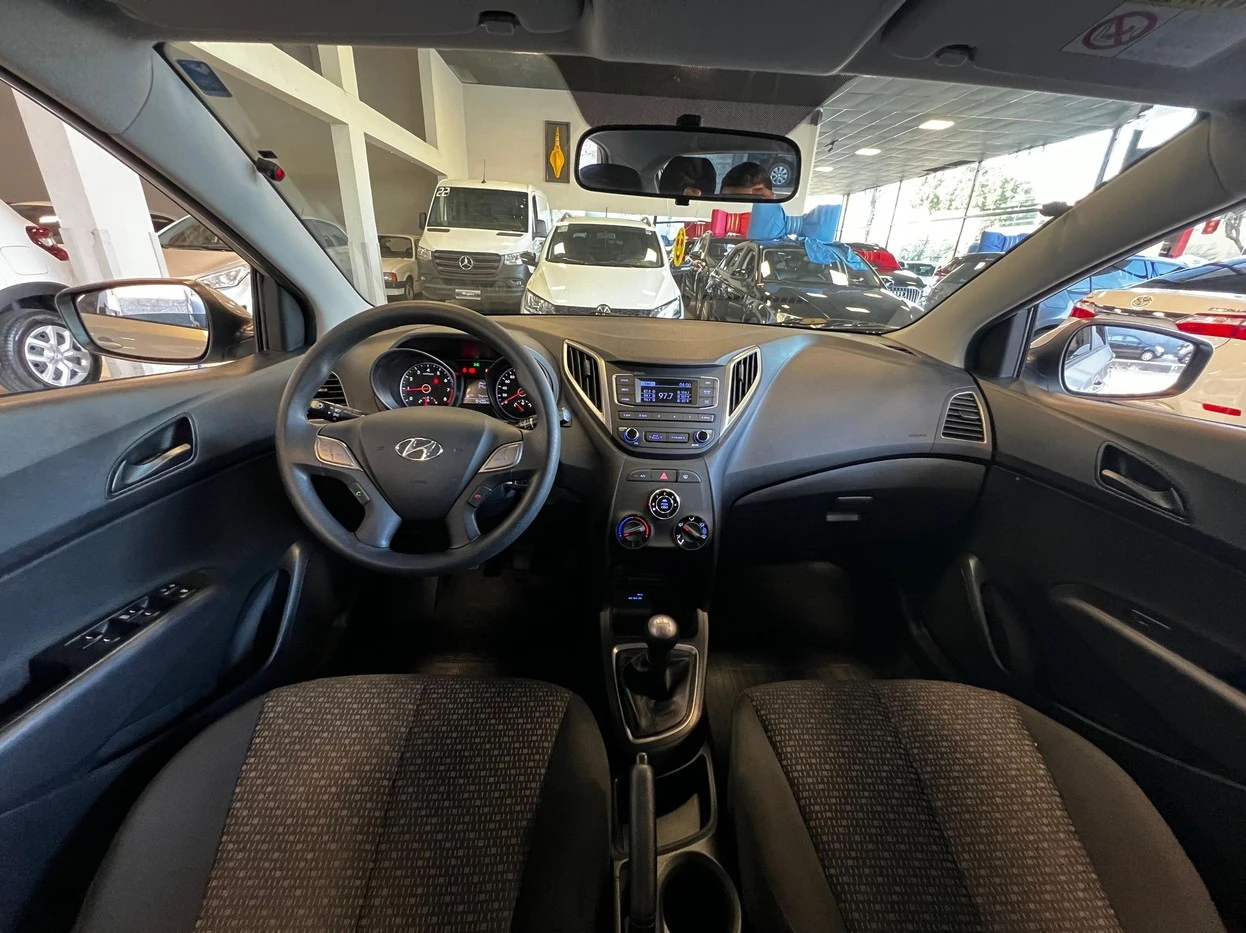 HYUNDAI HB20
