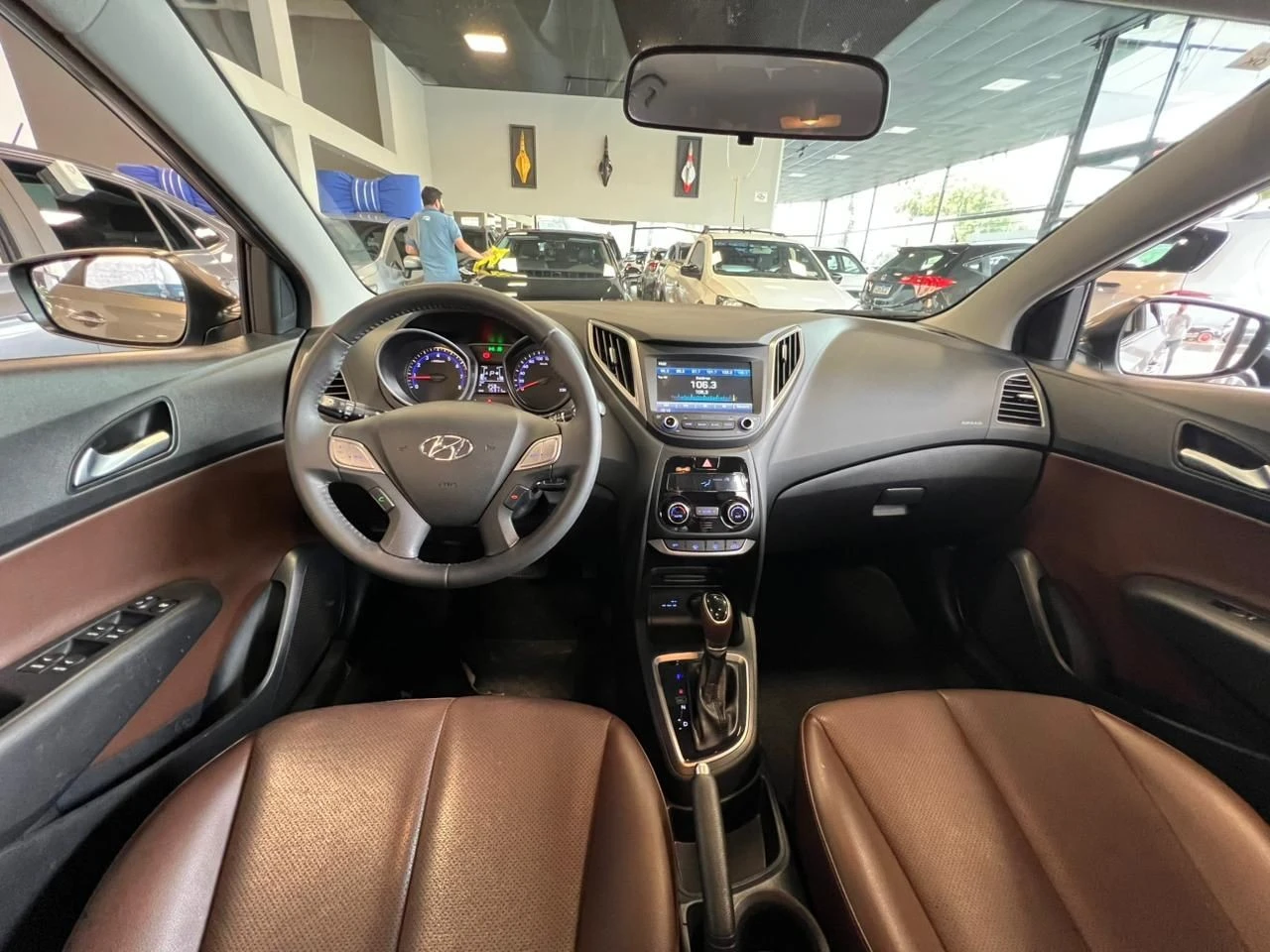 HYUNDAI HB20