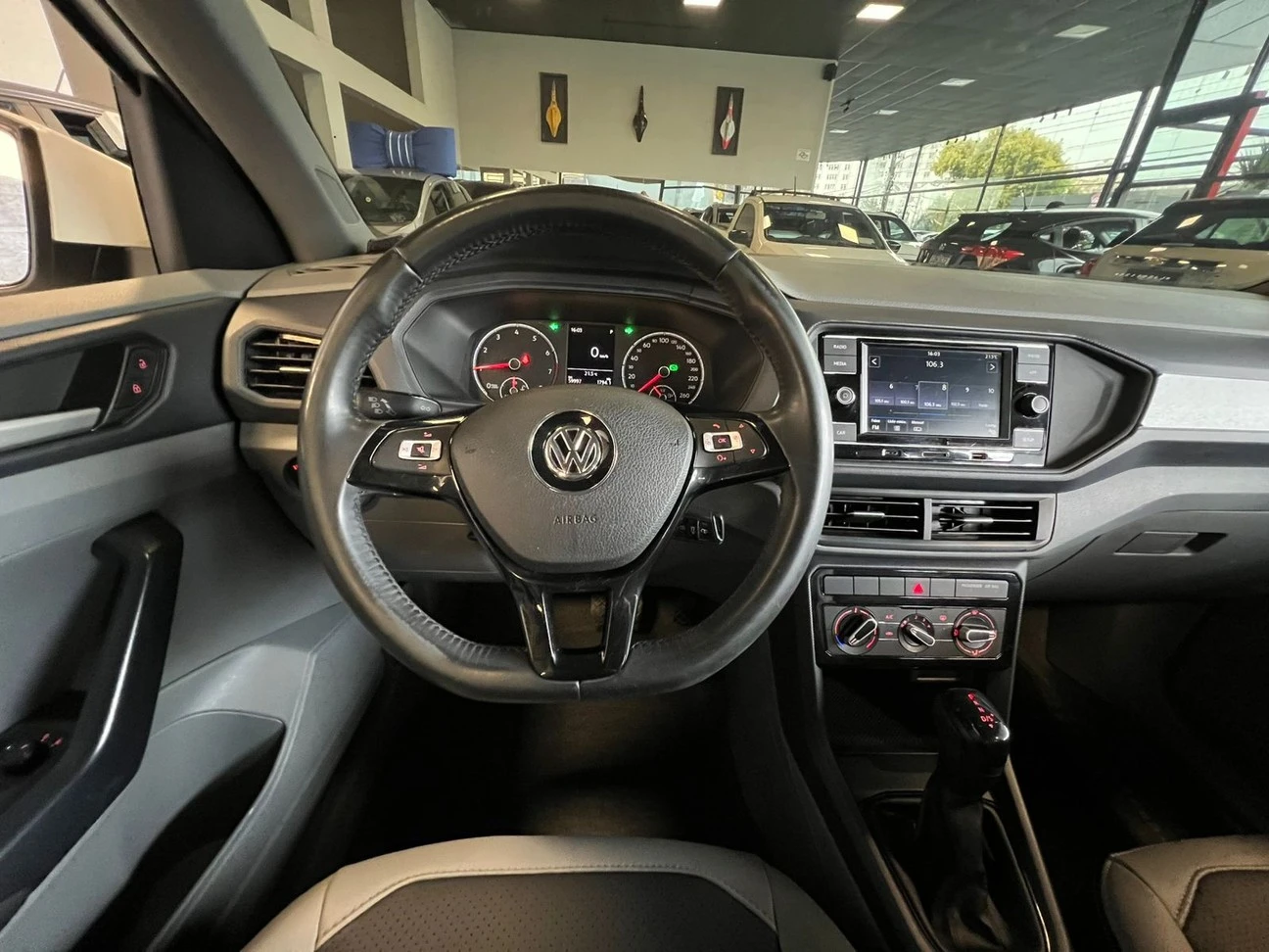 VOLKSWAGEN T-CROSS
