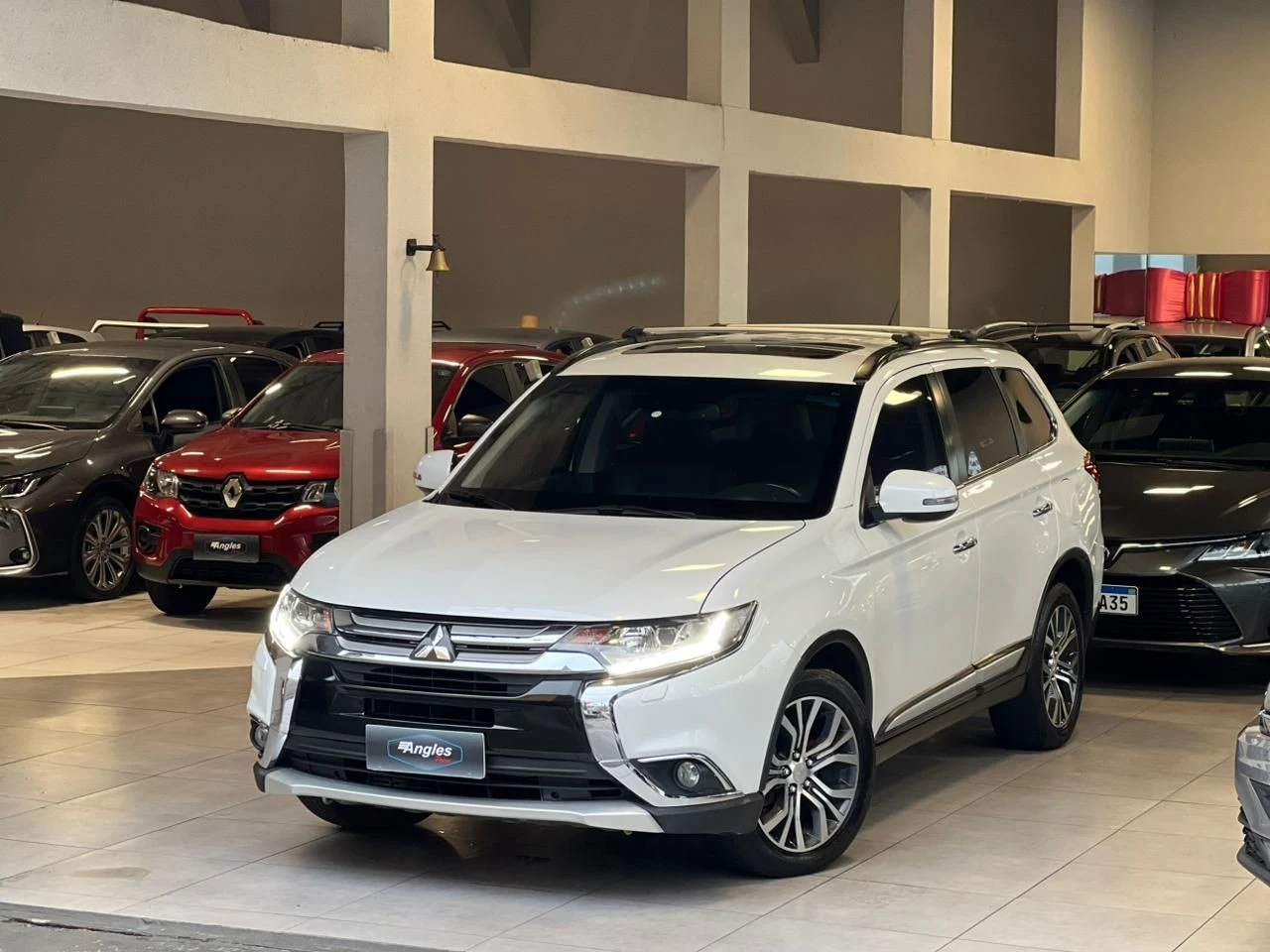 MITSUBISHI OUTLANDER