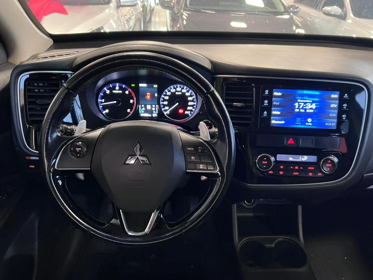 MITSUBISHI OUTLANDER