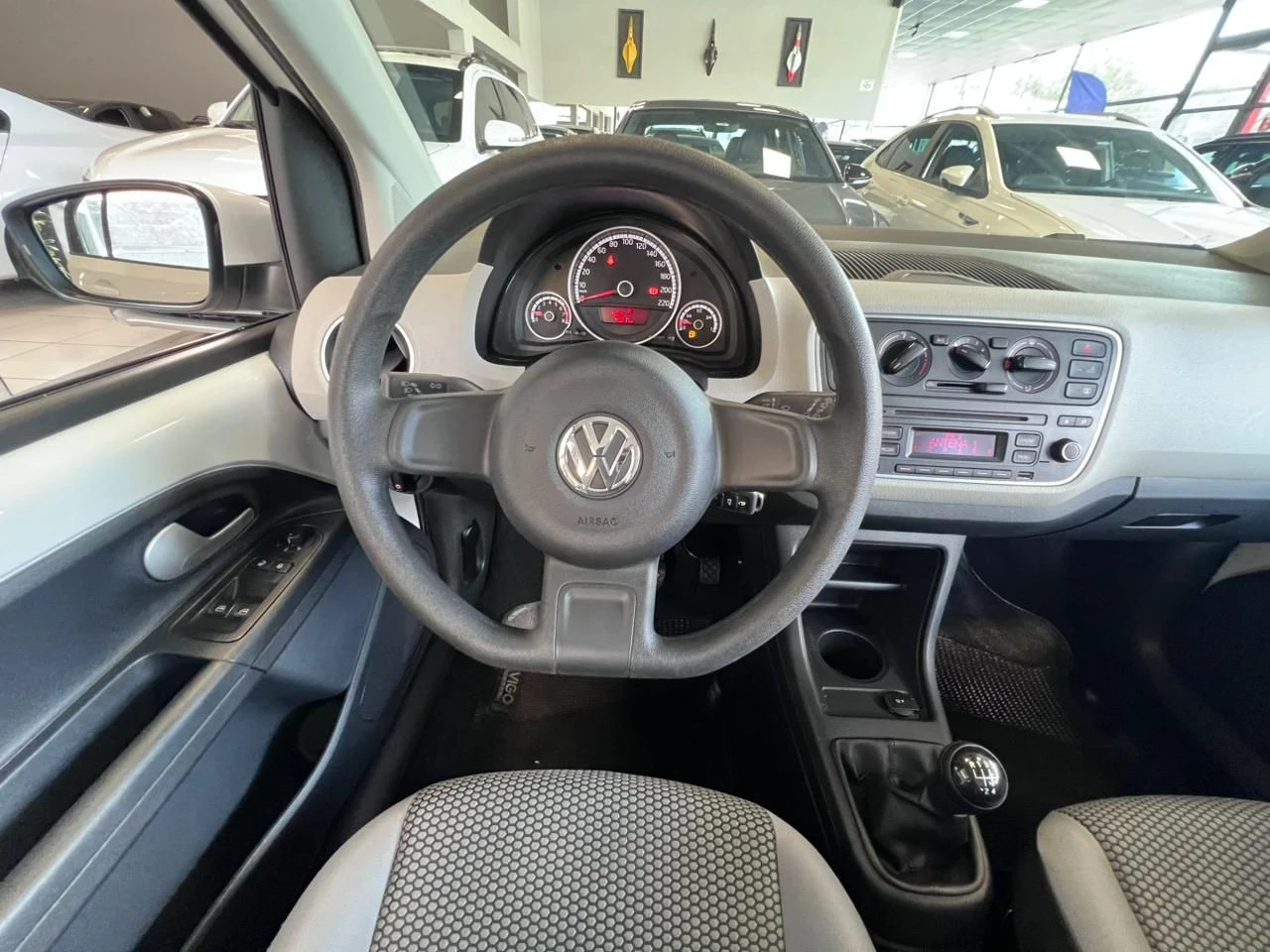 VOLKSWAGEN UP