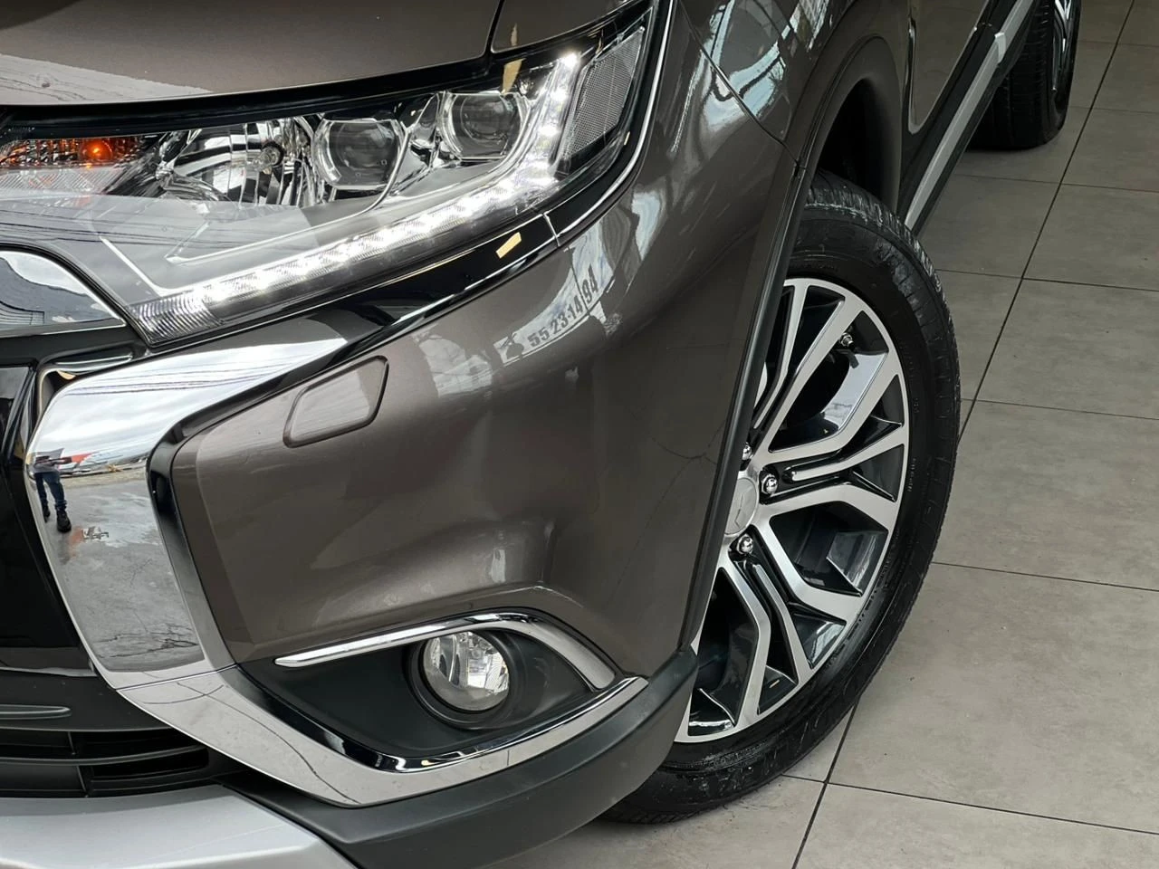 MITSUBISHI OUTLANDER