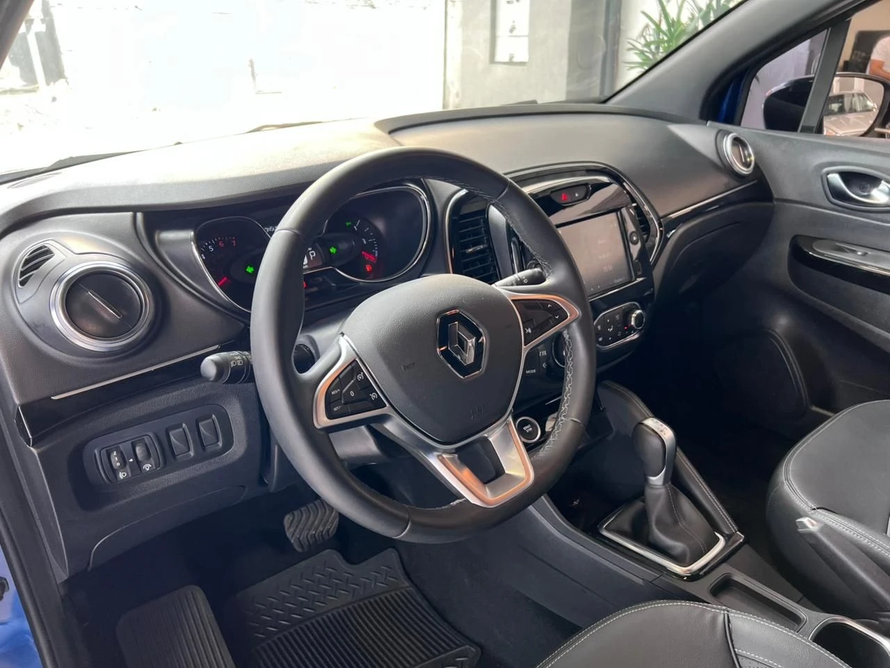 RENAULT CAPTUR