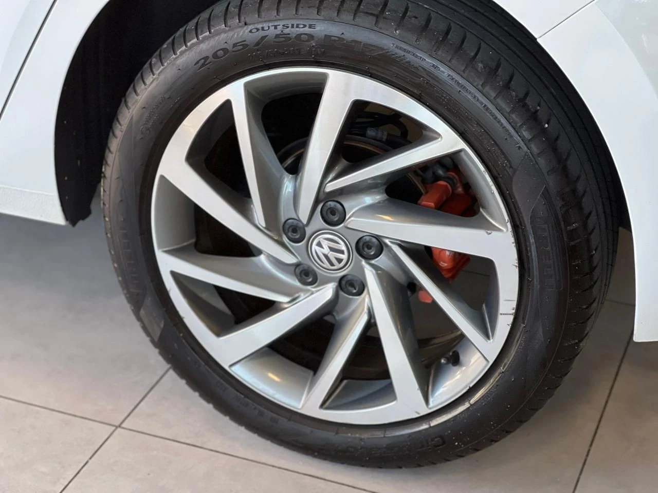 VOLKSWAGEN POLO