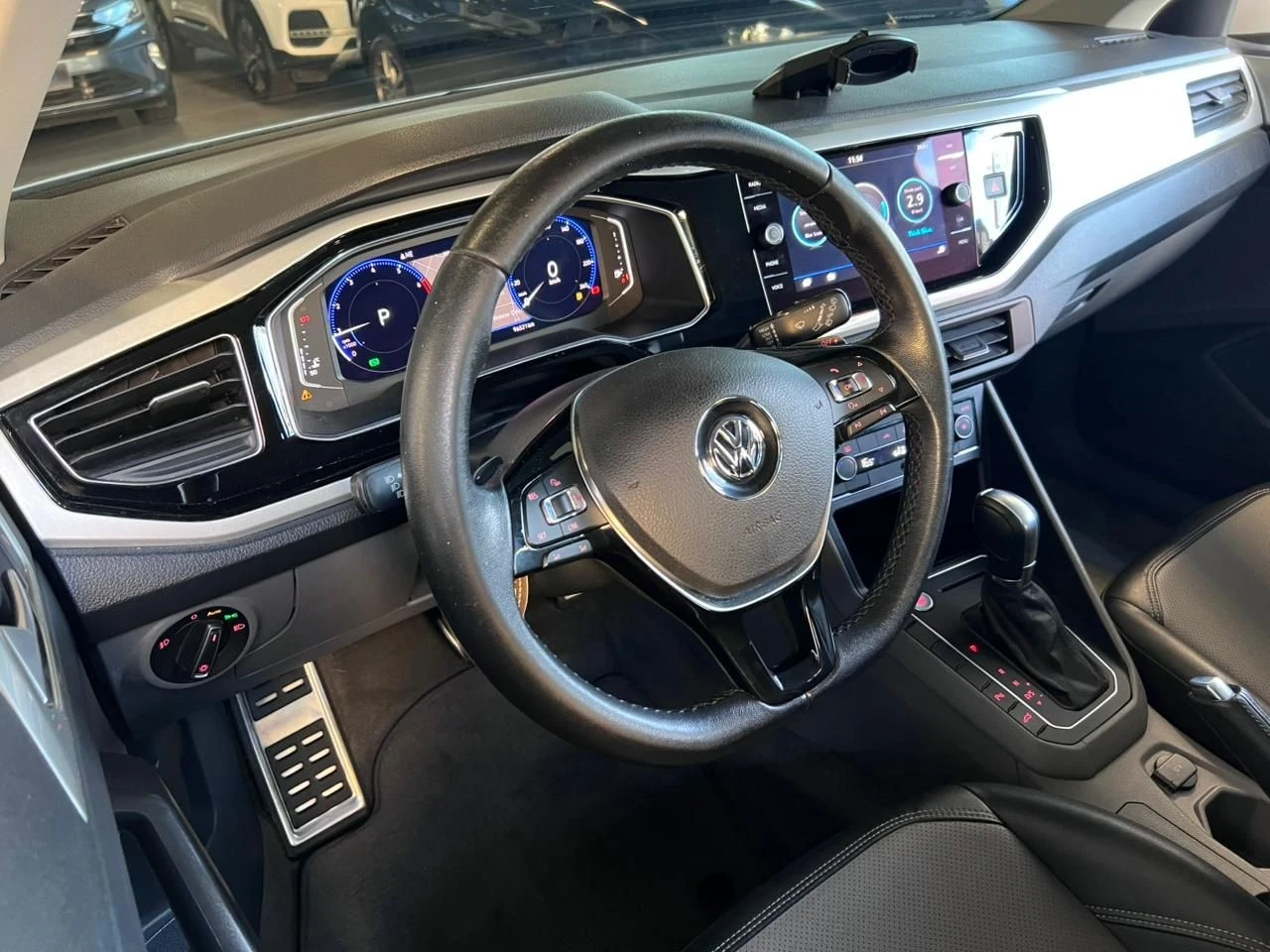 VOLKSWAGEN POLO