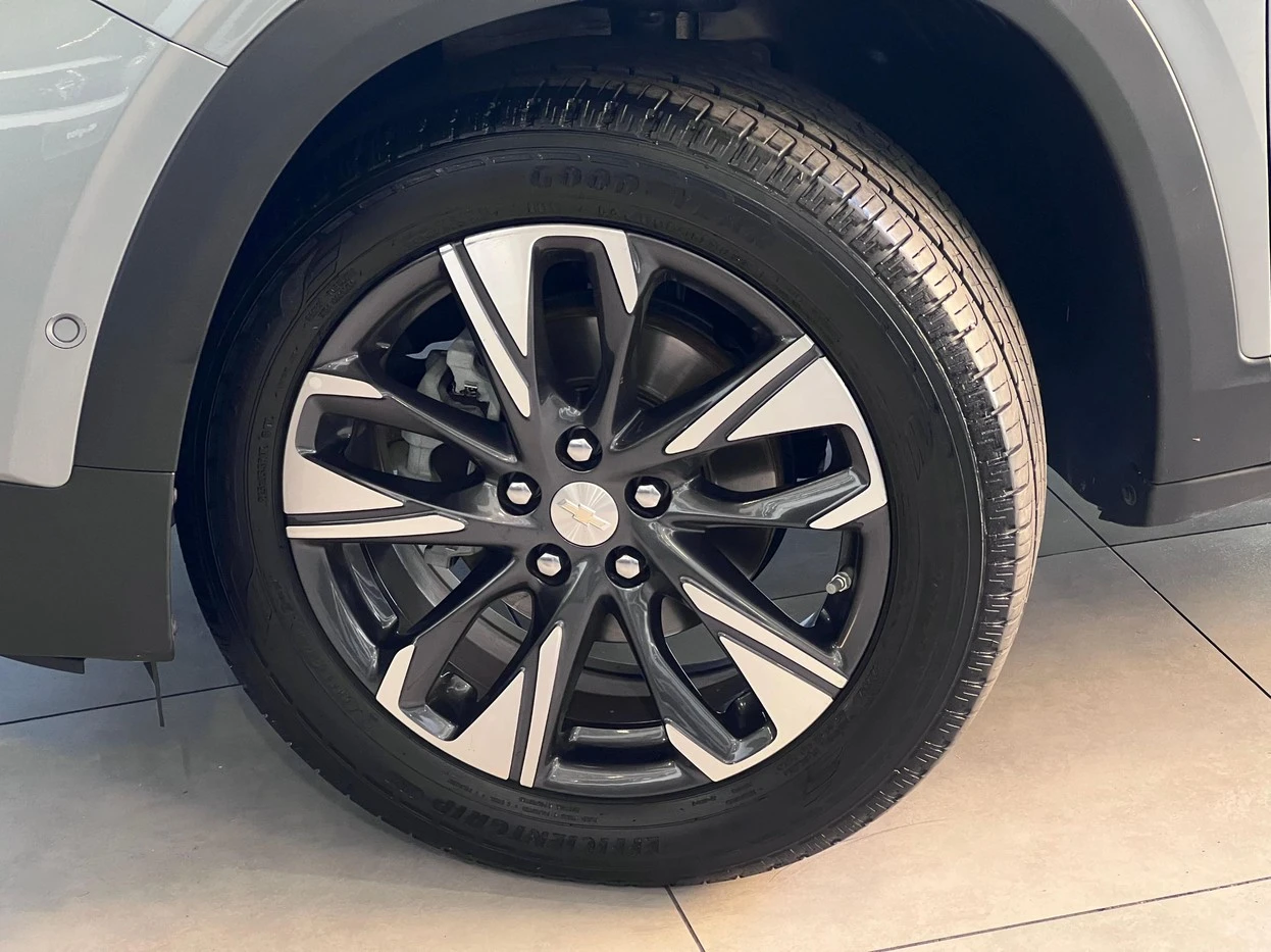 CHEVROLET TRACKER
