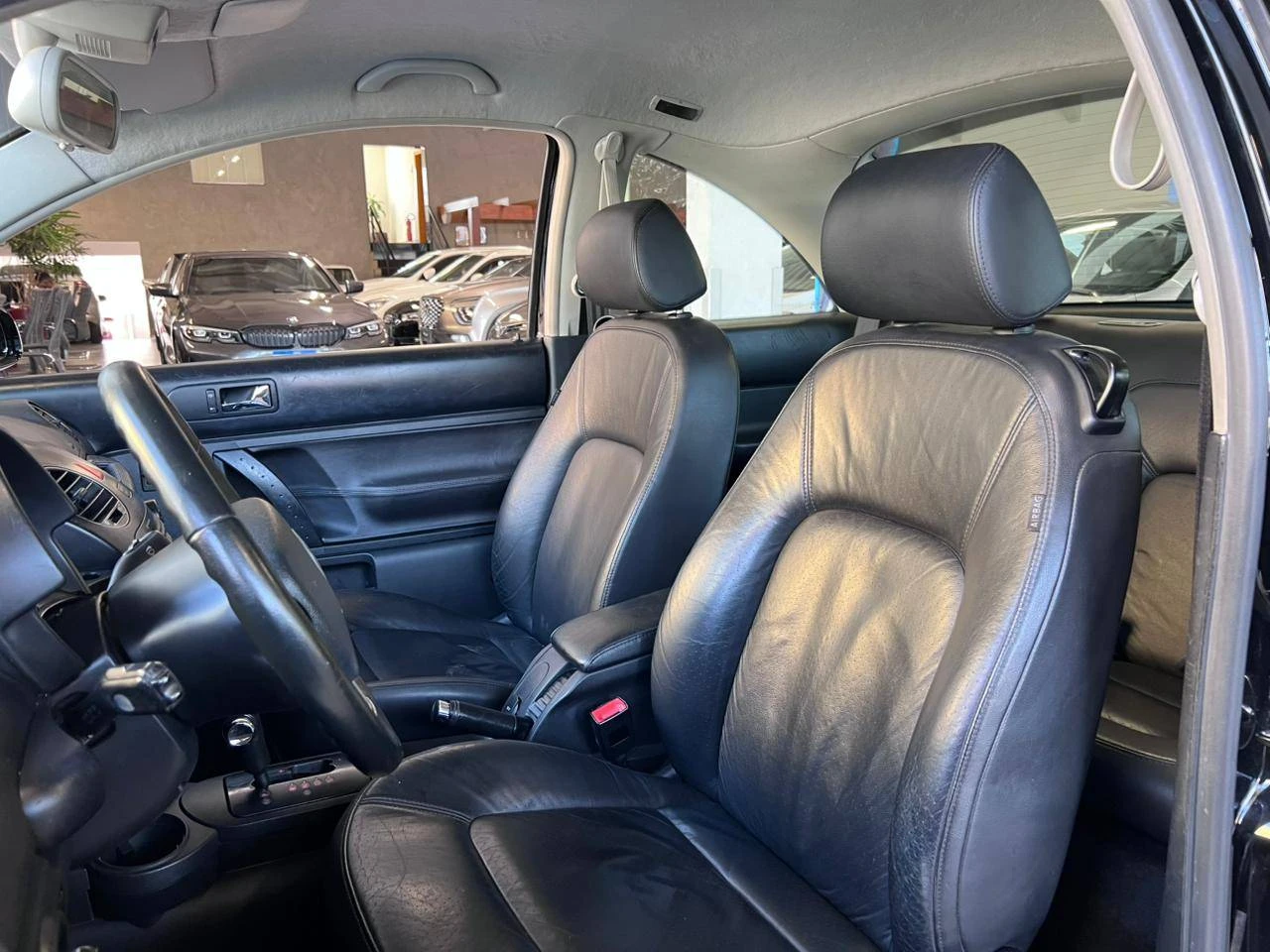 VOLKSWAGEN NEW BEETLE