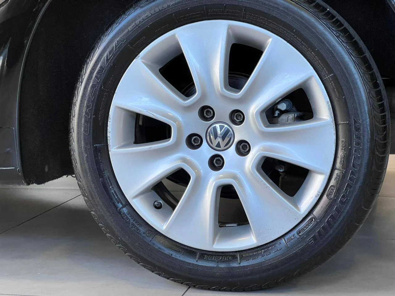VOLKSWAGEN NEW BEETLE