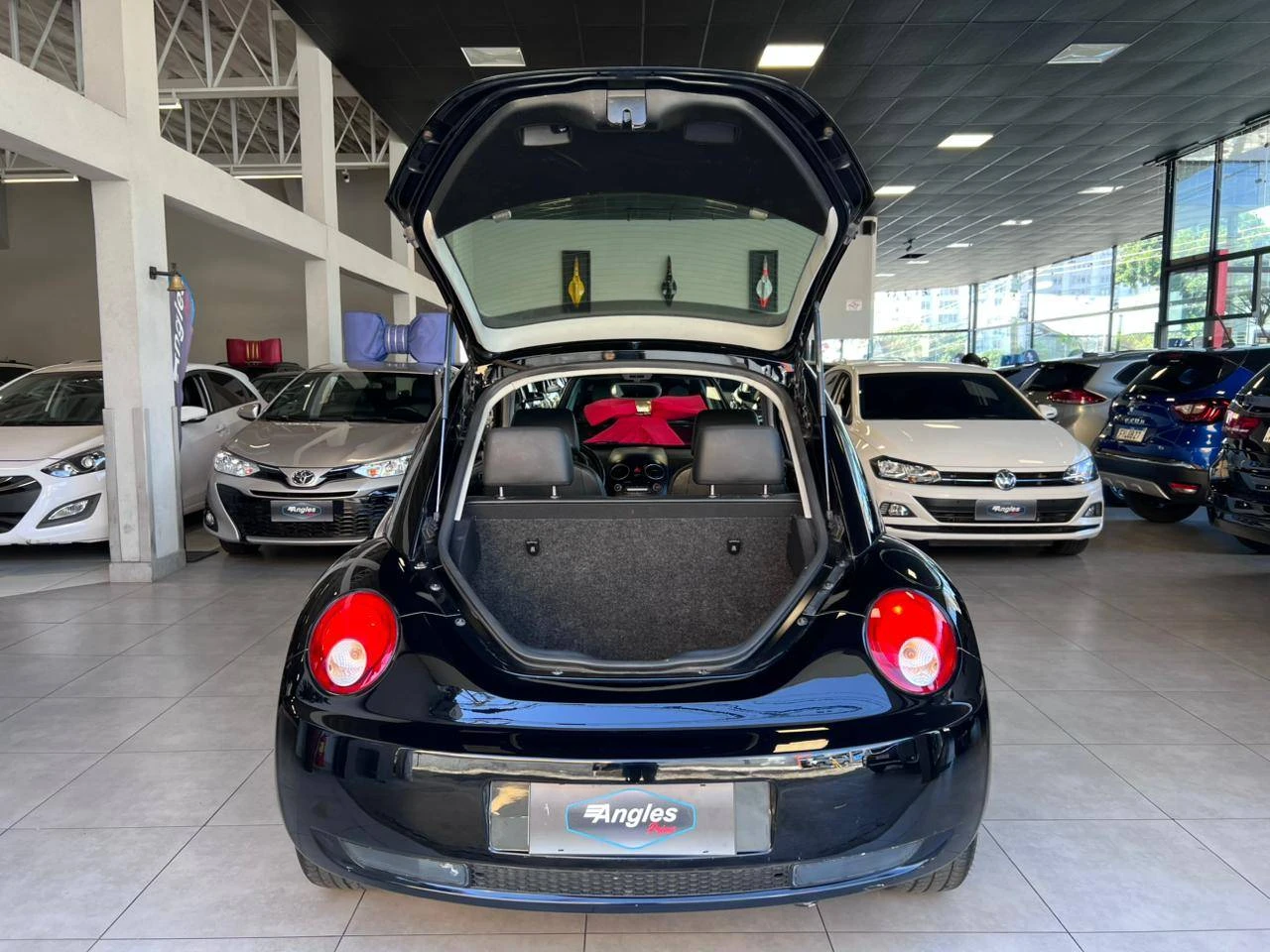 VOLKSWAGEN NEW BEETLE