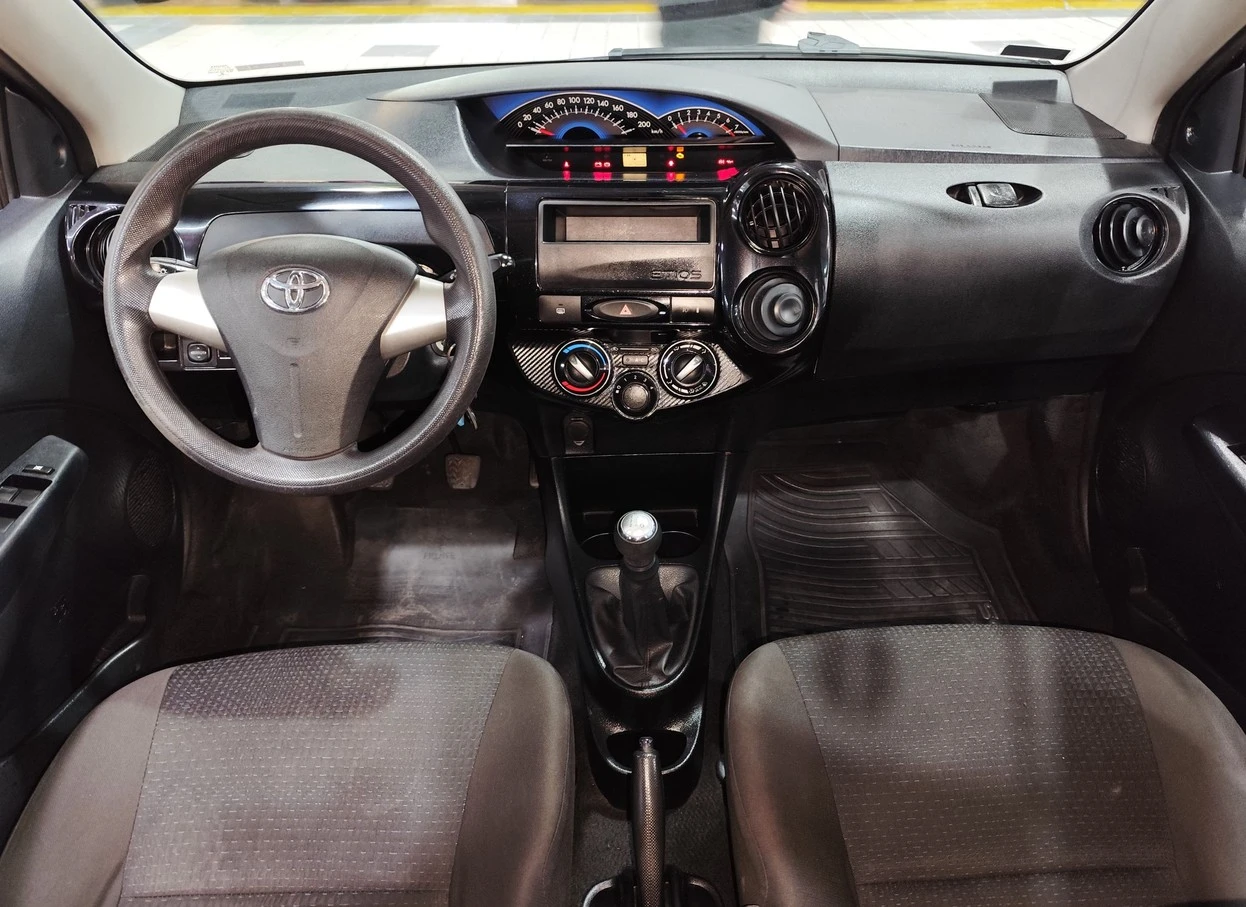 TOYOTA ETIOS