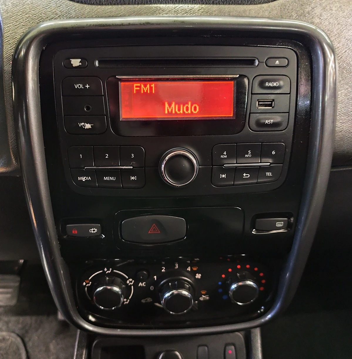 RENAULT DUSTER