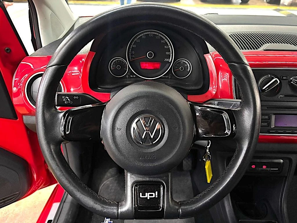 VOLKSWAGEN UP