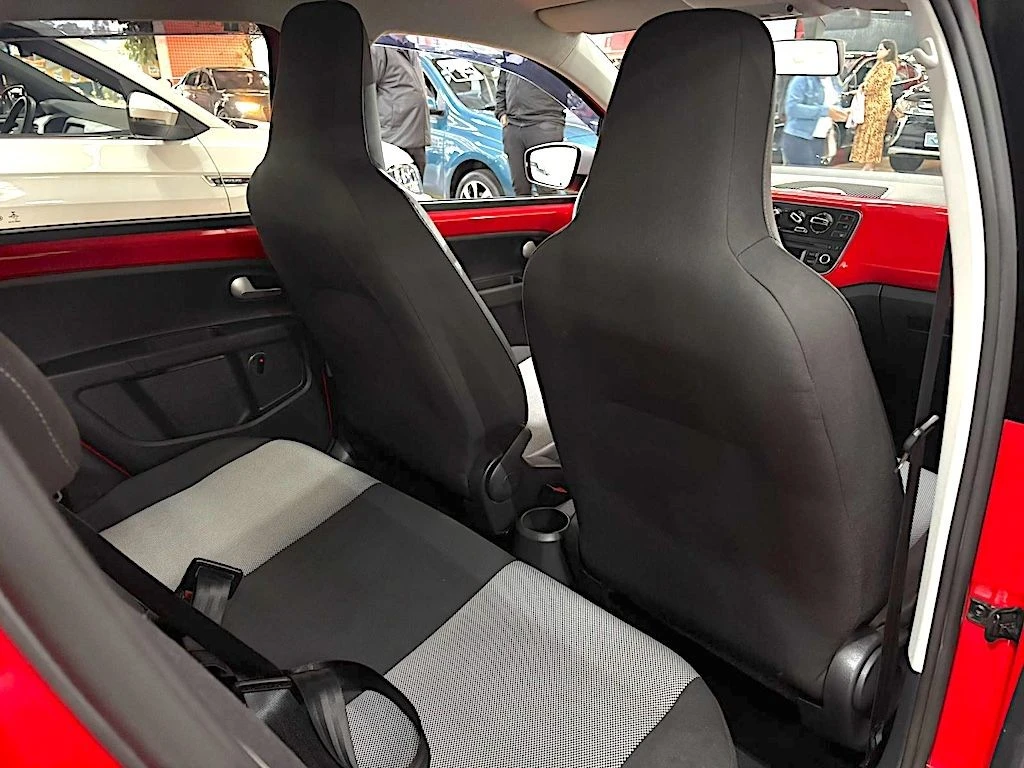 VOLKSWAGEN UP