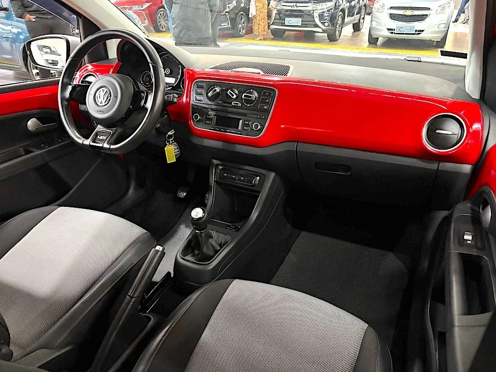 VOLKSWAGEN UP