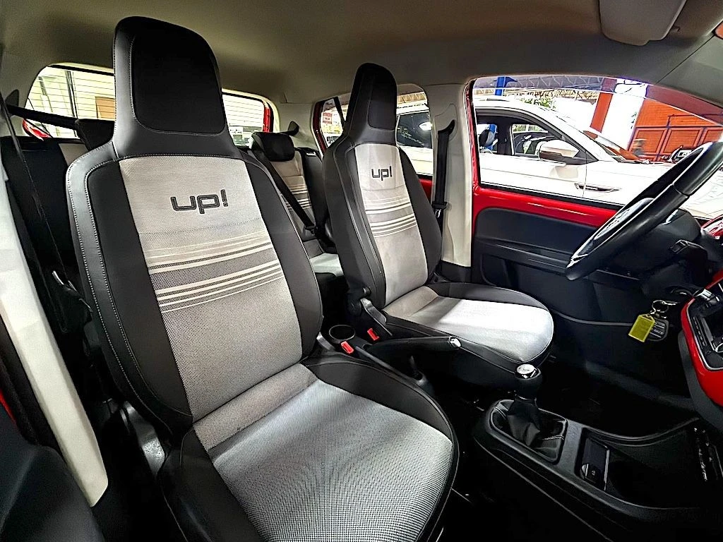VOLKSWAGEN UP