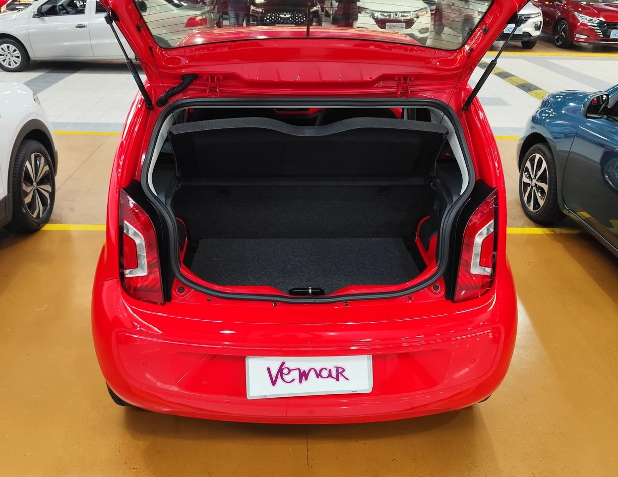 VOLKSWAGEN UP