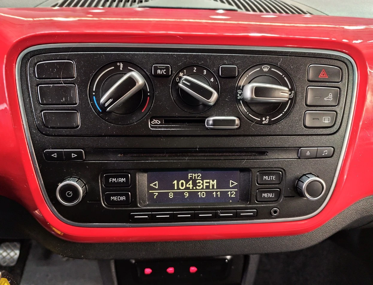 VOLKSWAGEN UP
